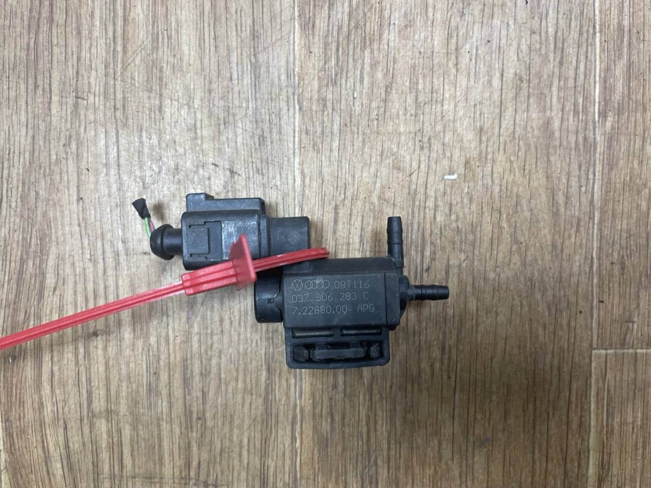 Клапан электромагнитный Volkswagen Passat B7 2013 OEM 037906283C