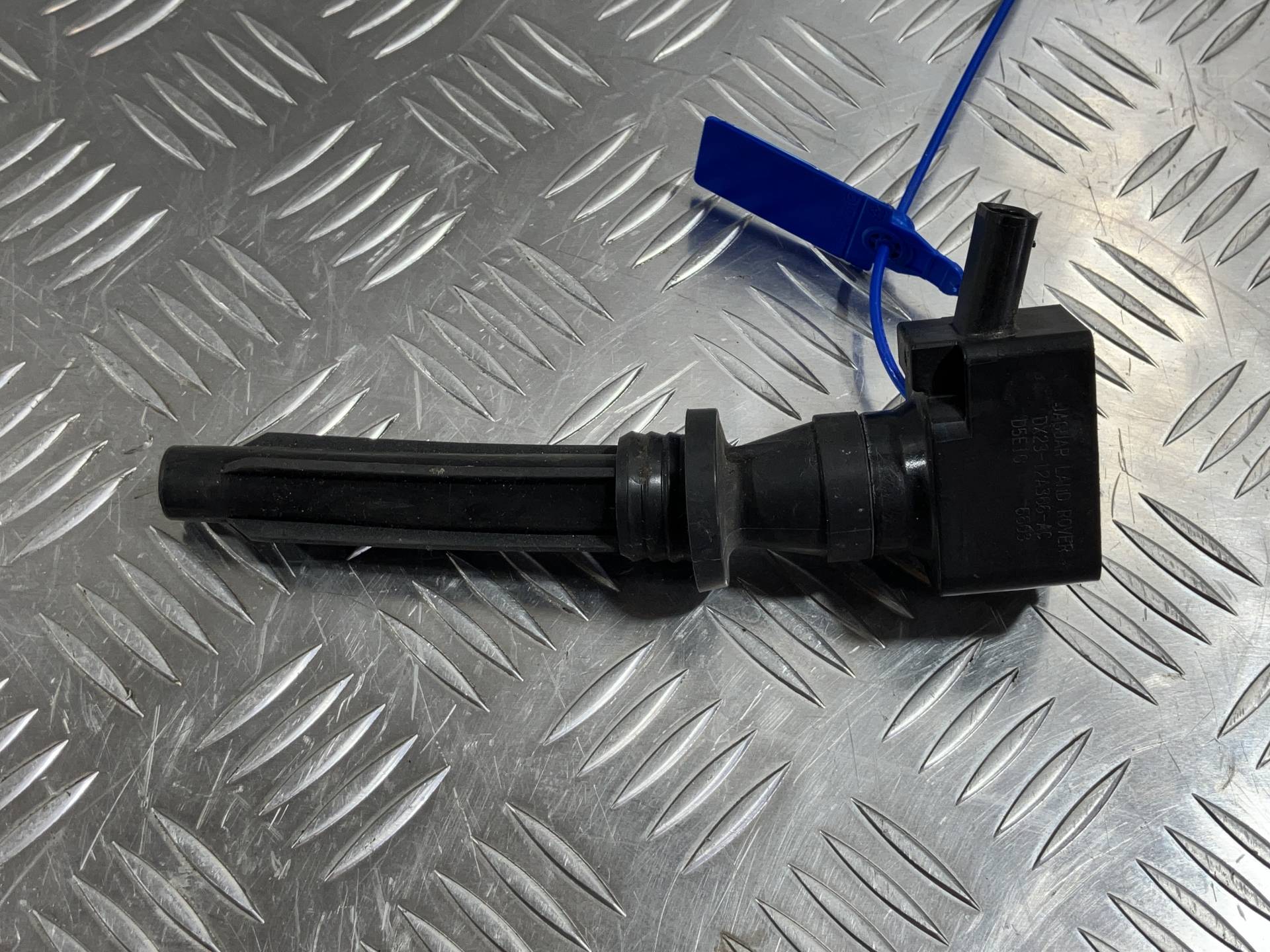 Катушка зажигания Land Rover Discovery 5 2012 OEM DX23-12A366-AC, C2Z18619