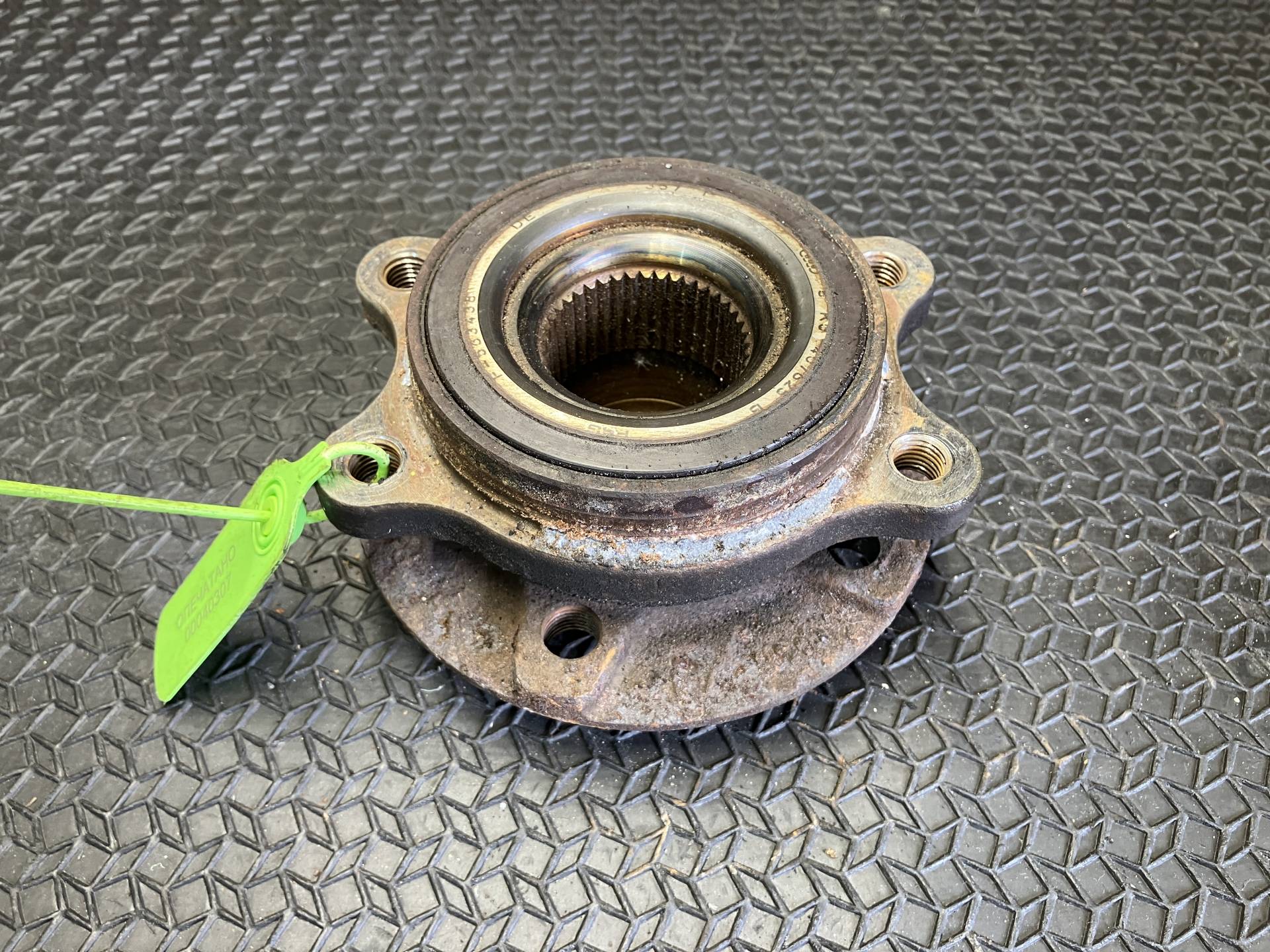 ступица Audi A8 D4/4H 2017 OEM 8K0407615B