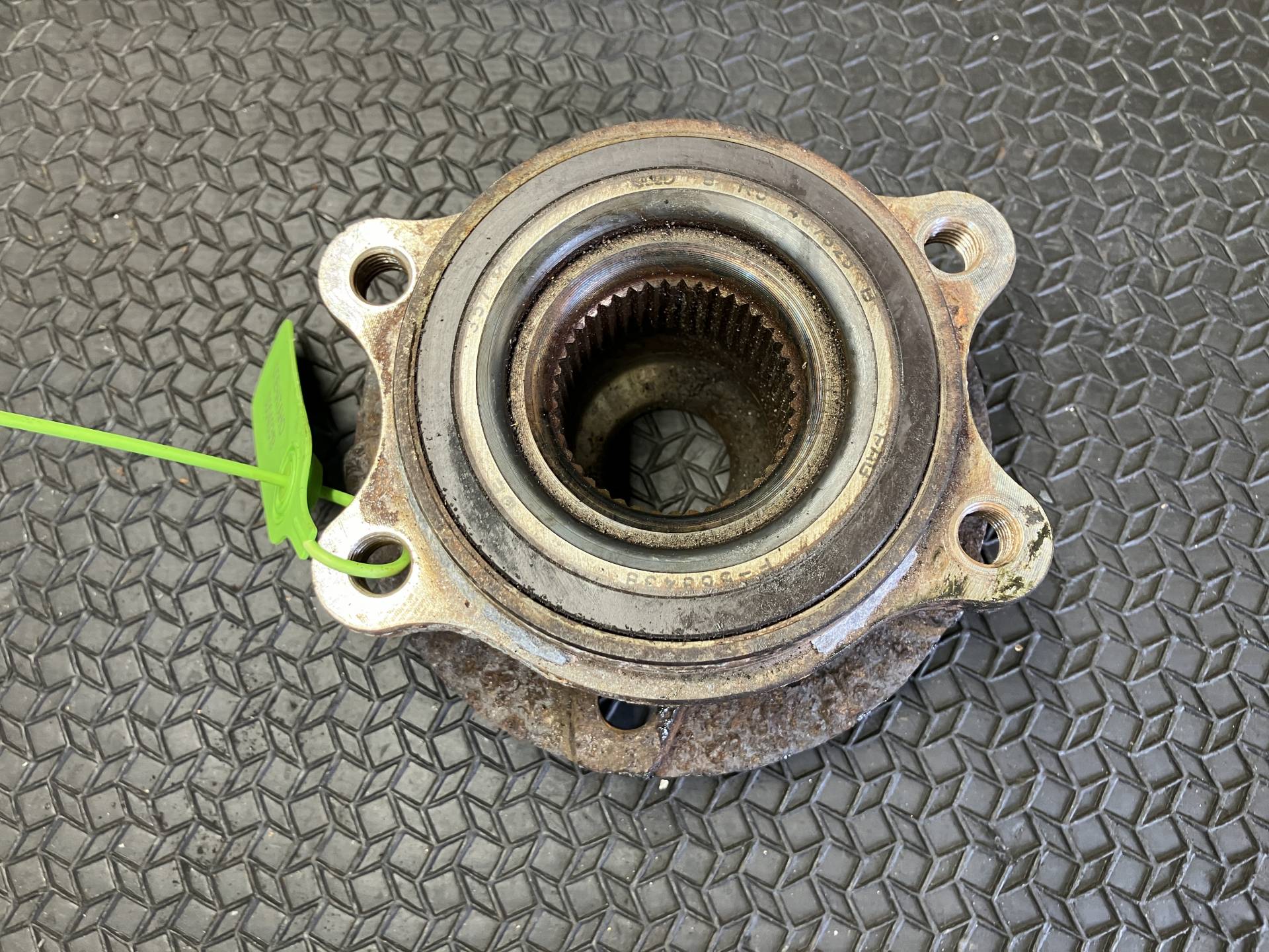 ступица Audi A8 D4/4H 2017 OEM 8K0407615B
