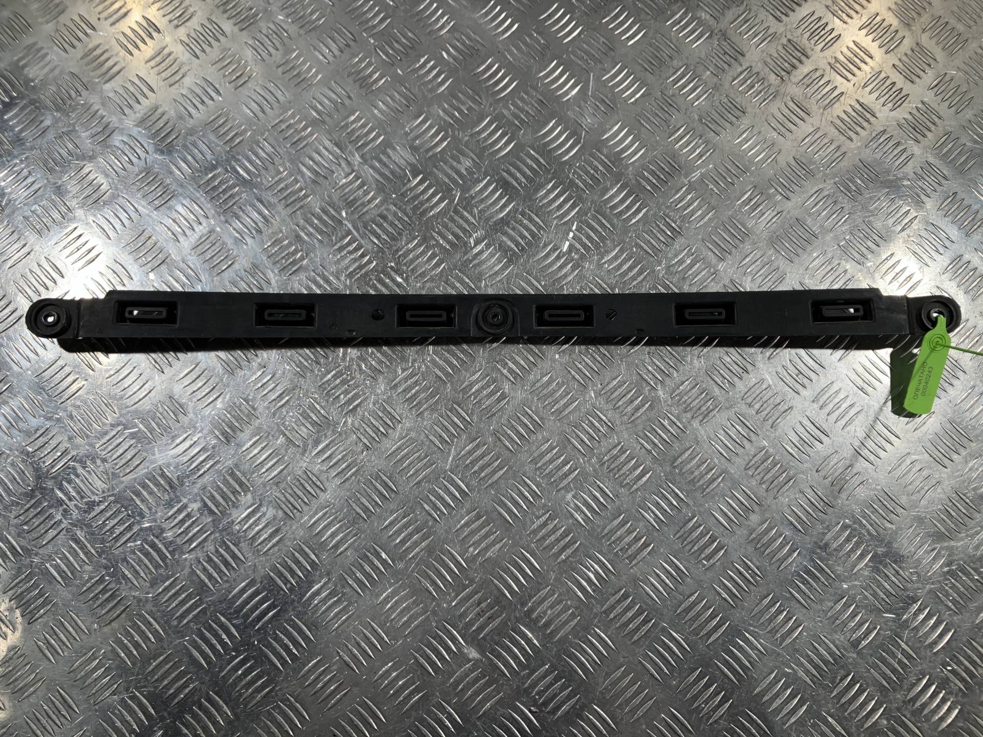 кронштейн крепления бампера заднего Audi A8 D4/4H 2011 OEM 4H0807483