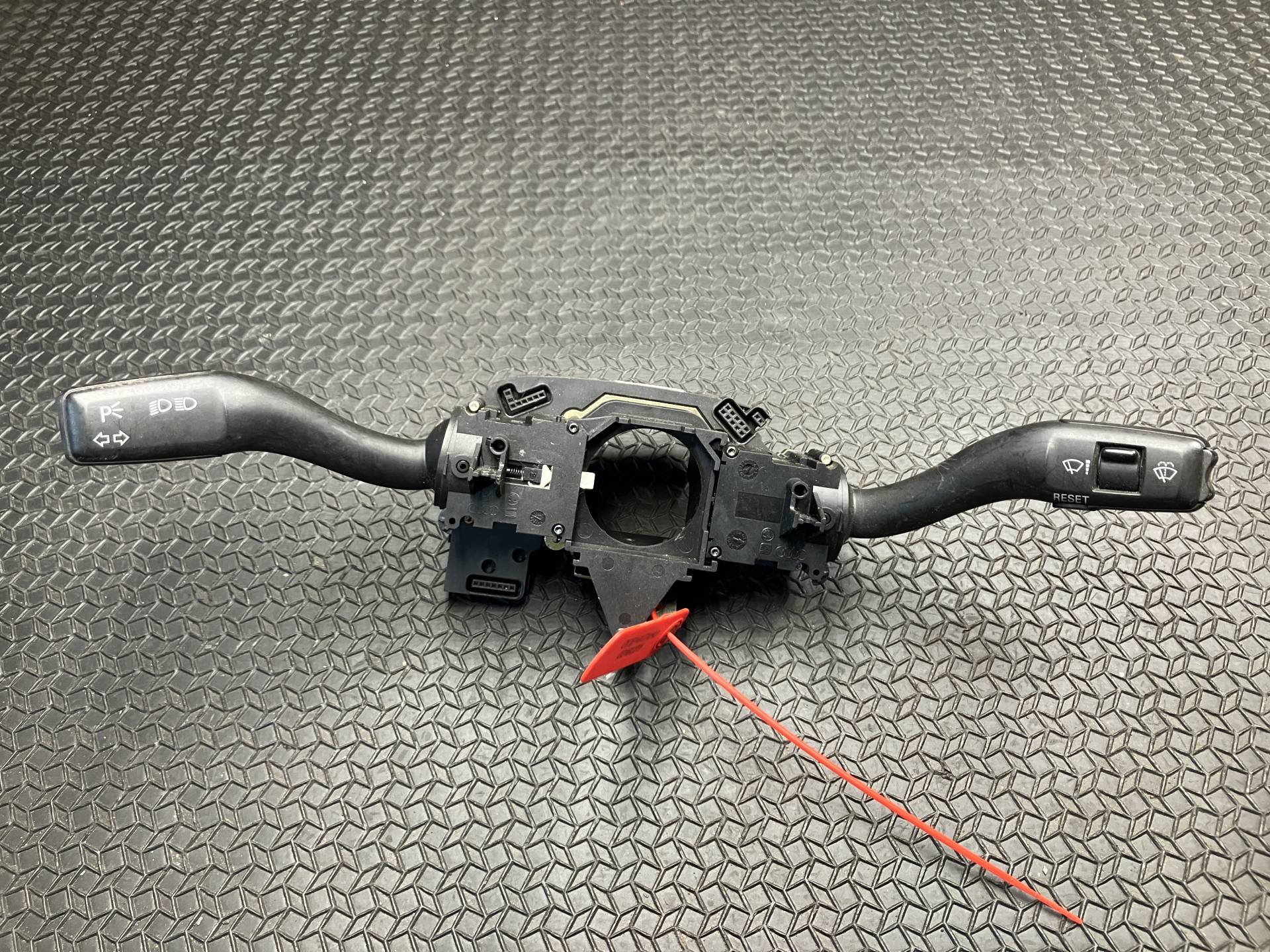 Переключатель подрулевой (стрекоза) Audi A4 B7 2006 OEM 4E0953503B, 4E0953549A