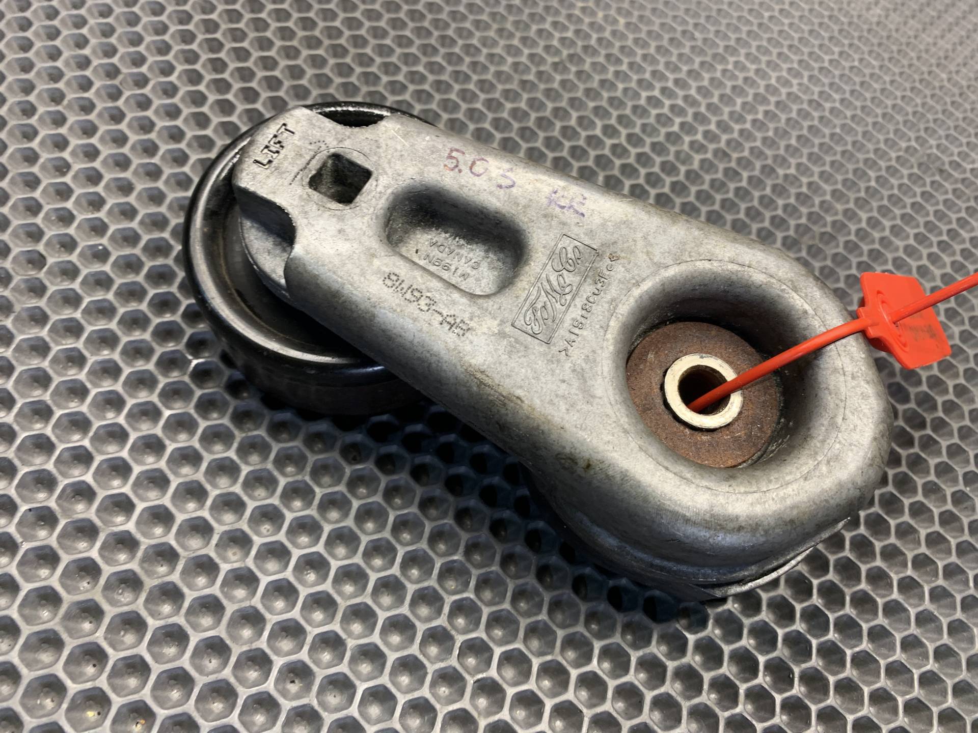 Натяжитель Jaguar XF X250 2010 OEM C2D21150, 8W93-AB
