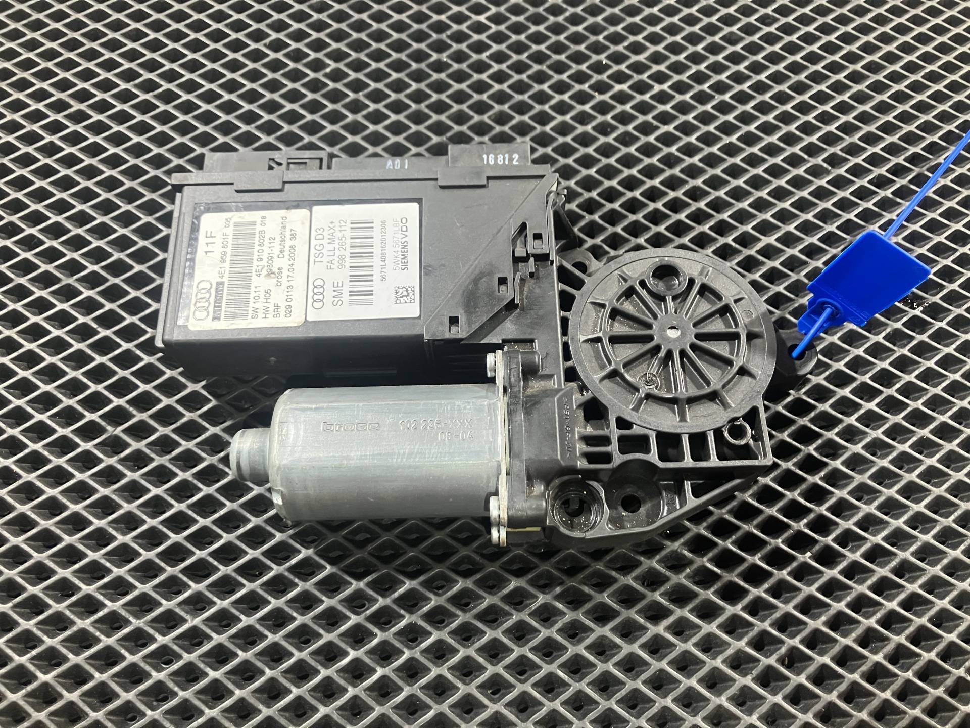 моторчик стеклоподъемника передний левый Audi S8 D3 2010 OEM 4E1959801A, 4E1959801B, 4E1959801C, 4E1959801D, 4E1959801F, 4E1910802B