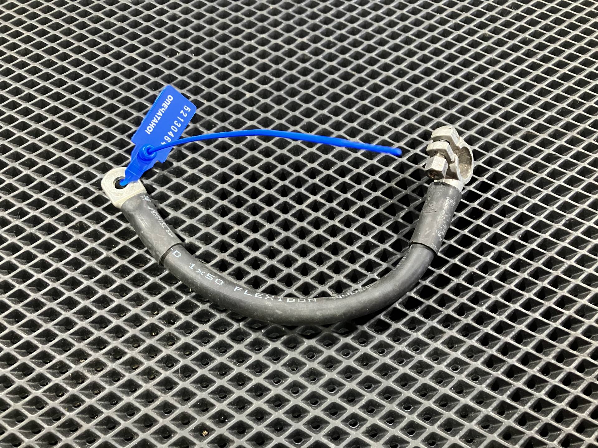 минусовой провод аккумулятора Audi S8 D3 2007 OEM 4E0971235B