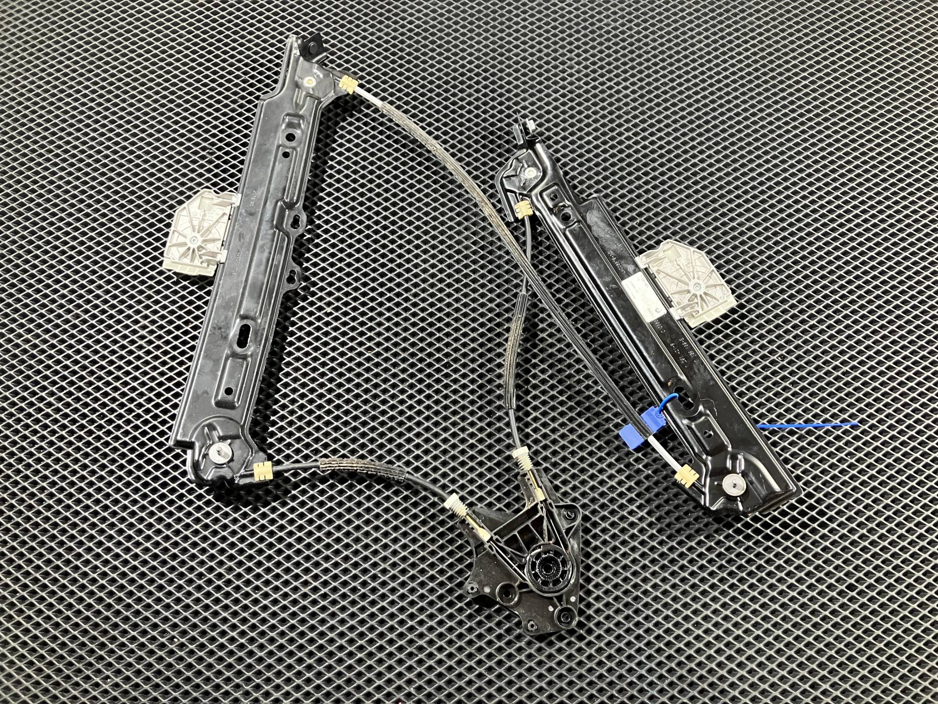 стеклоподъемник задний левый BMW 3 F30/F31/GT F34 2016 OEM 7291421, 7339589, C06678-102