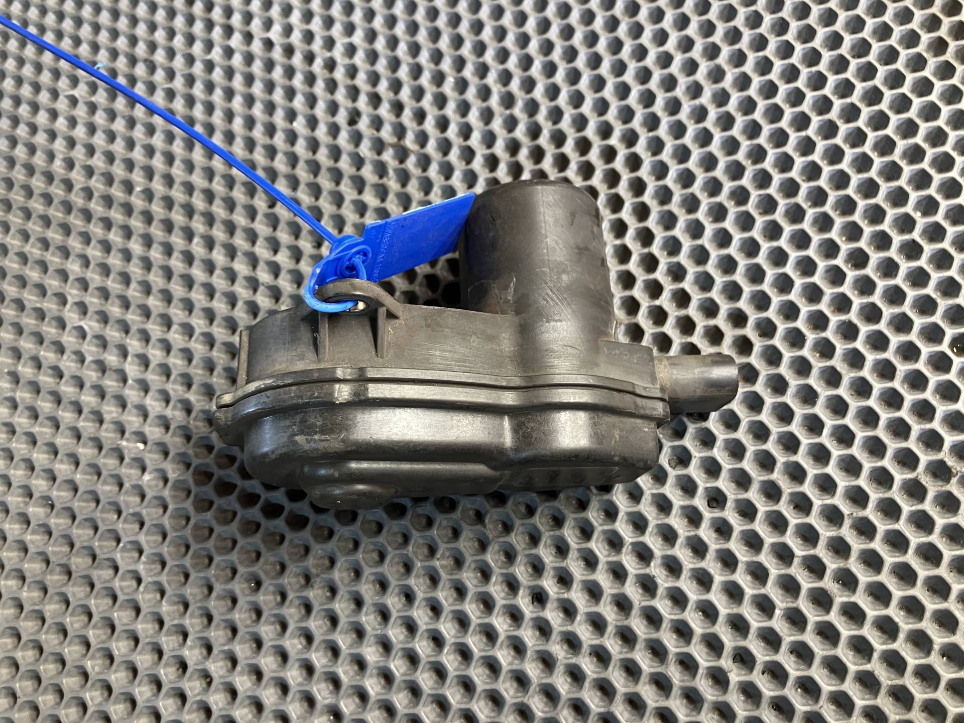 Моторчик ручника (стояночного тормоза) Audi A7 4G 2012 OEM 32337647C, 4H0615405AF, 4H0615406AF, 4H0998281