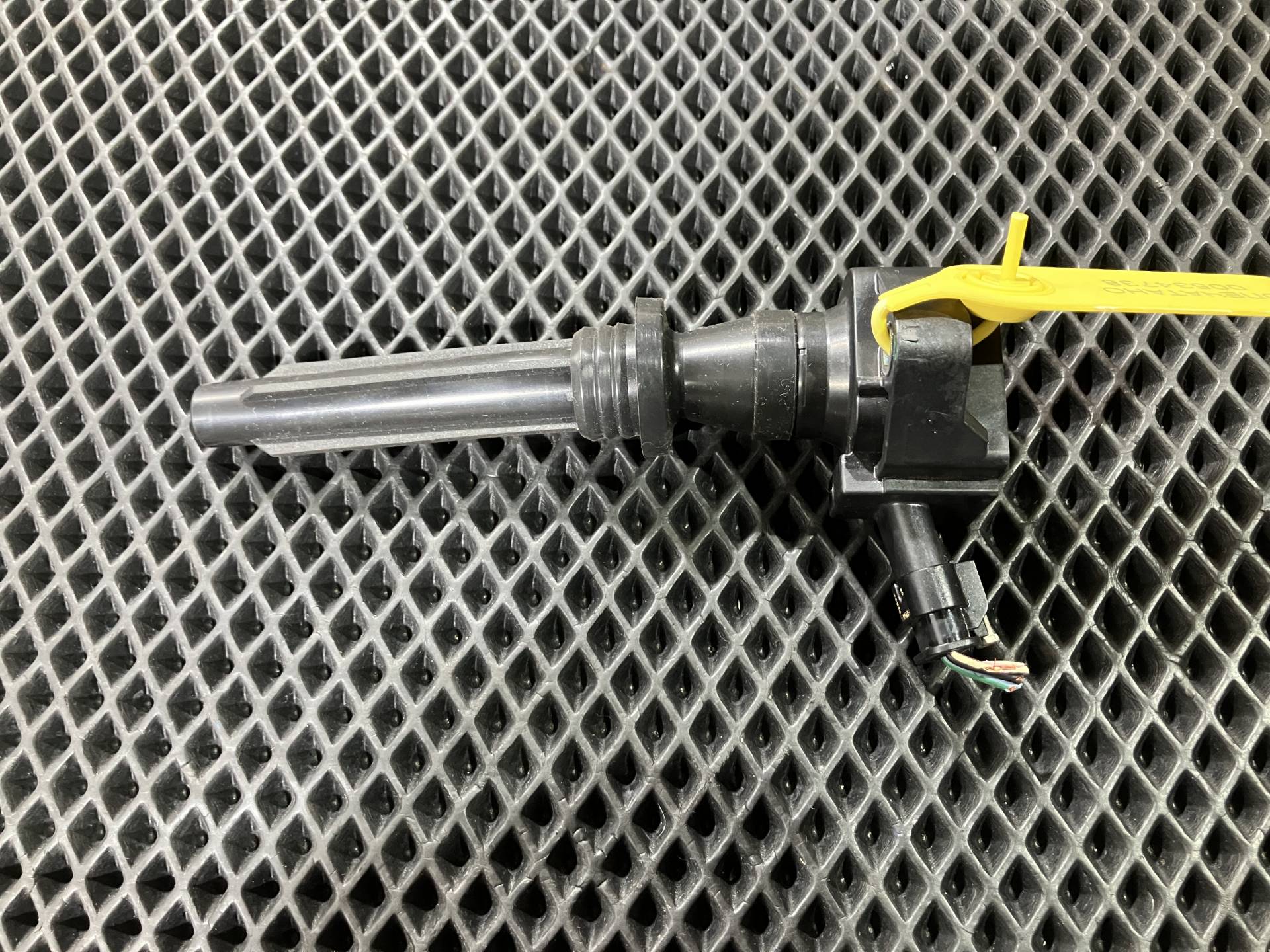 Катушка зажигания Land Rover Discovery 5 2018 OEM DX23-12A366-AC