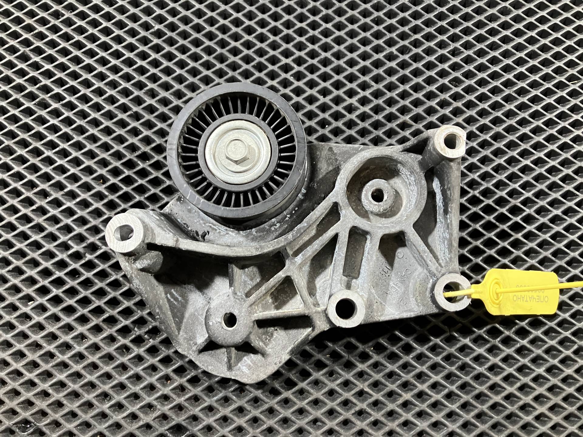 Натяжитель ремня генератора Jaguar XE X760 2017 OEM DX23-8A610-AA