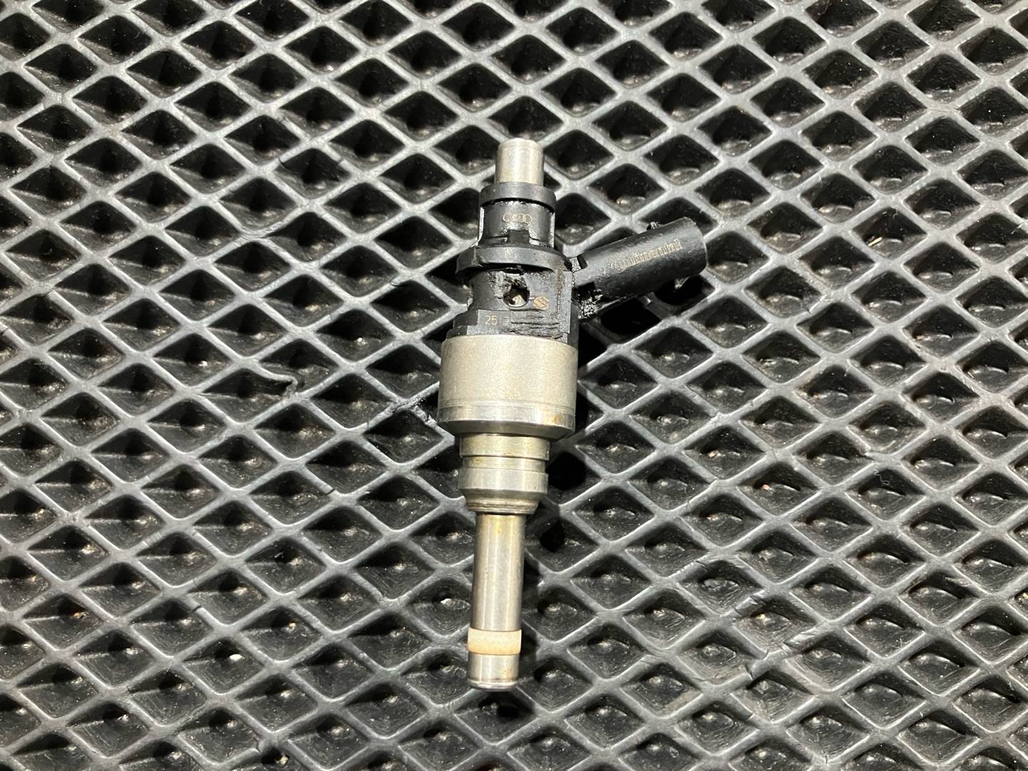 Форсунка Audi A8 D4/4H 2014 OEM 079036N, 1079036N