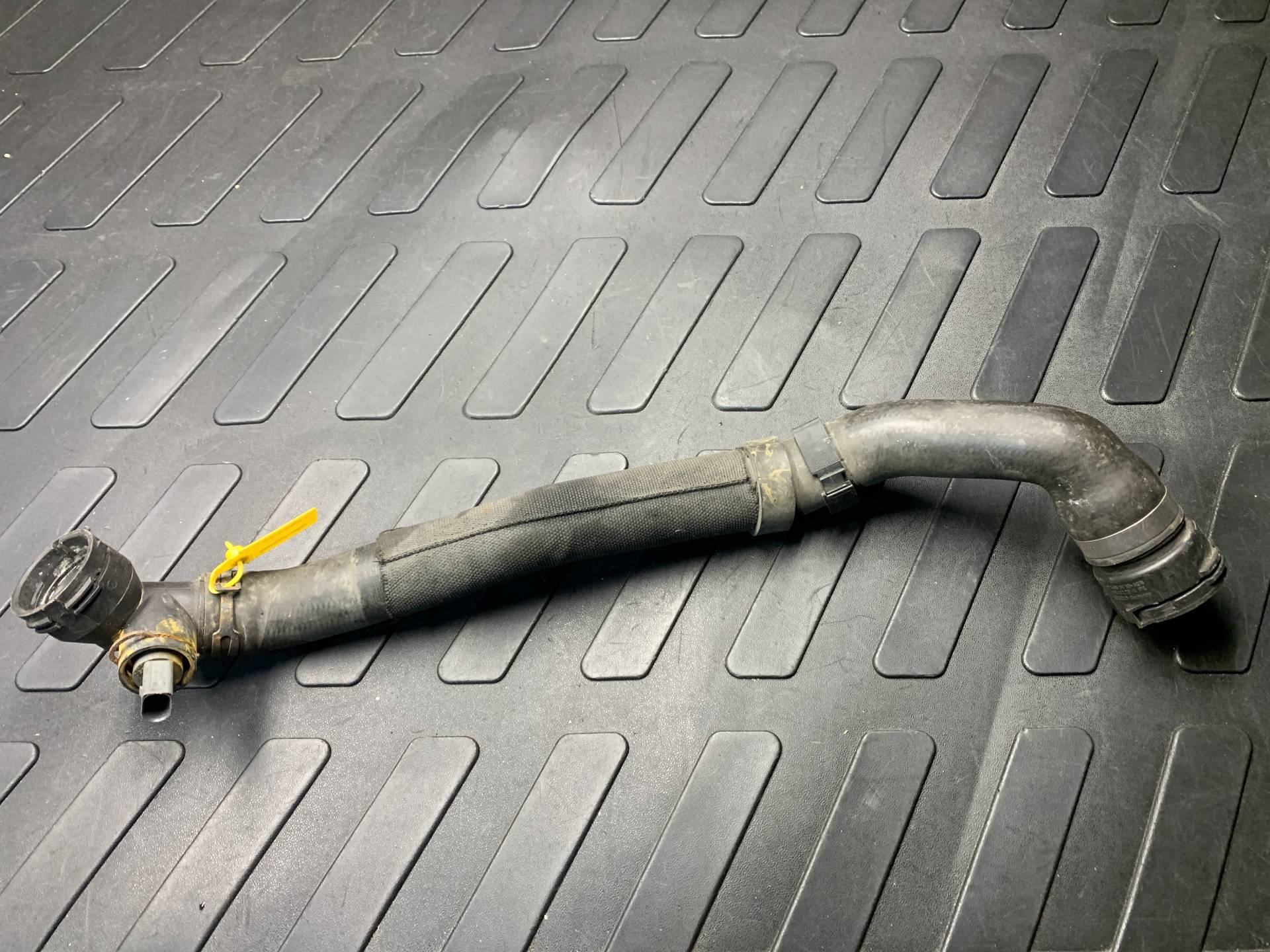 Патрубок (трубопровод, шланг) Volkswagen Passat B6 2012 OEM 3C0122051BQ