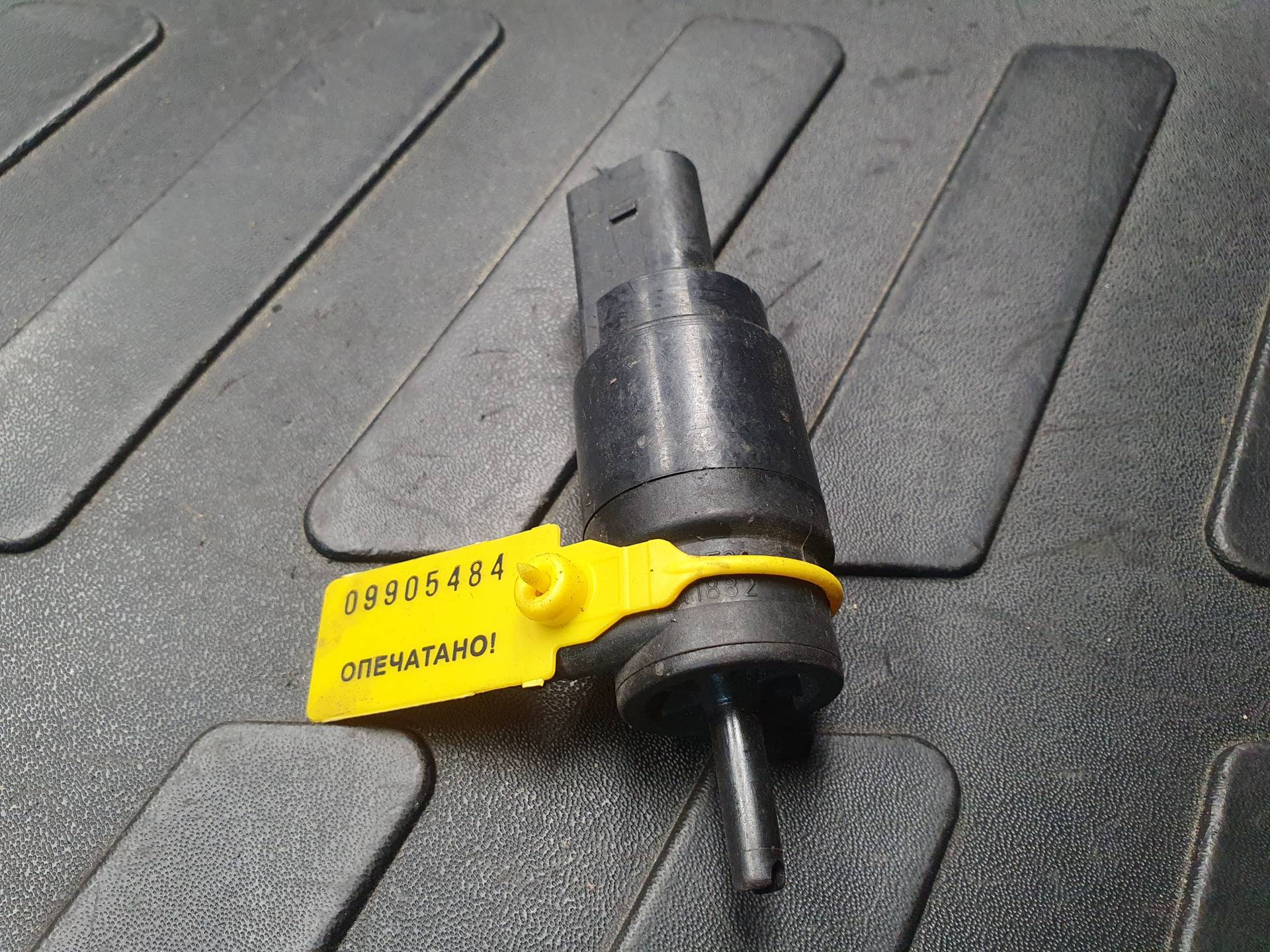 Насос (моторчик) омывателя стекла переднего Audi A7 4K 2013 OEM 1K5955651