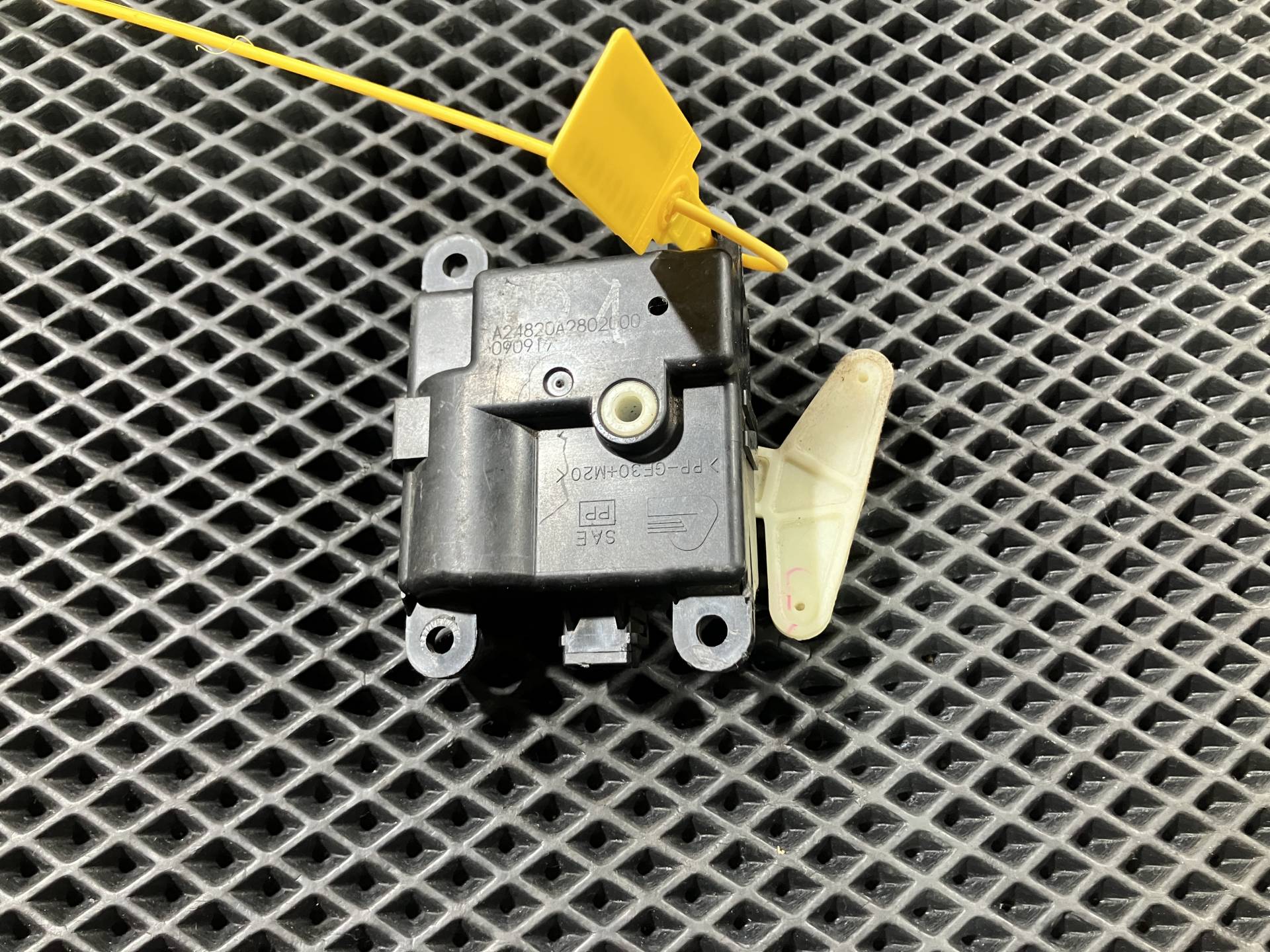 Моторчик заслонки печки Infiniti FX 2 поколение 2009 OEM A24840A2802000