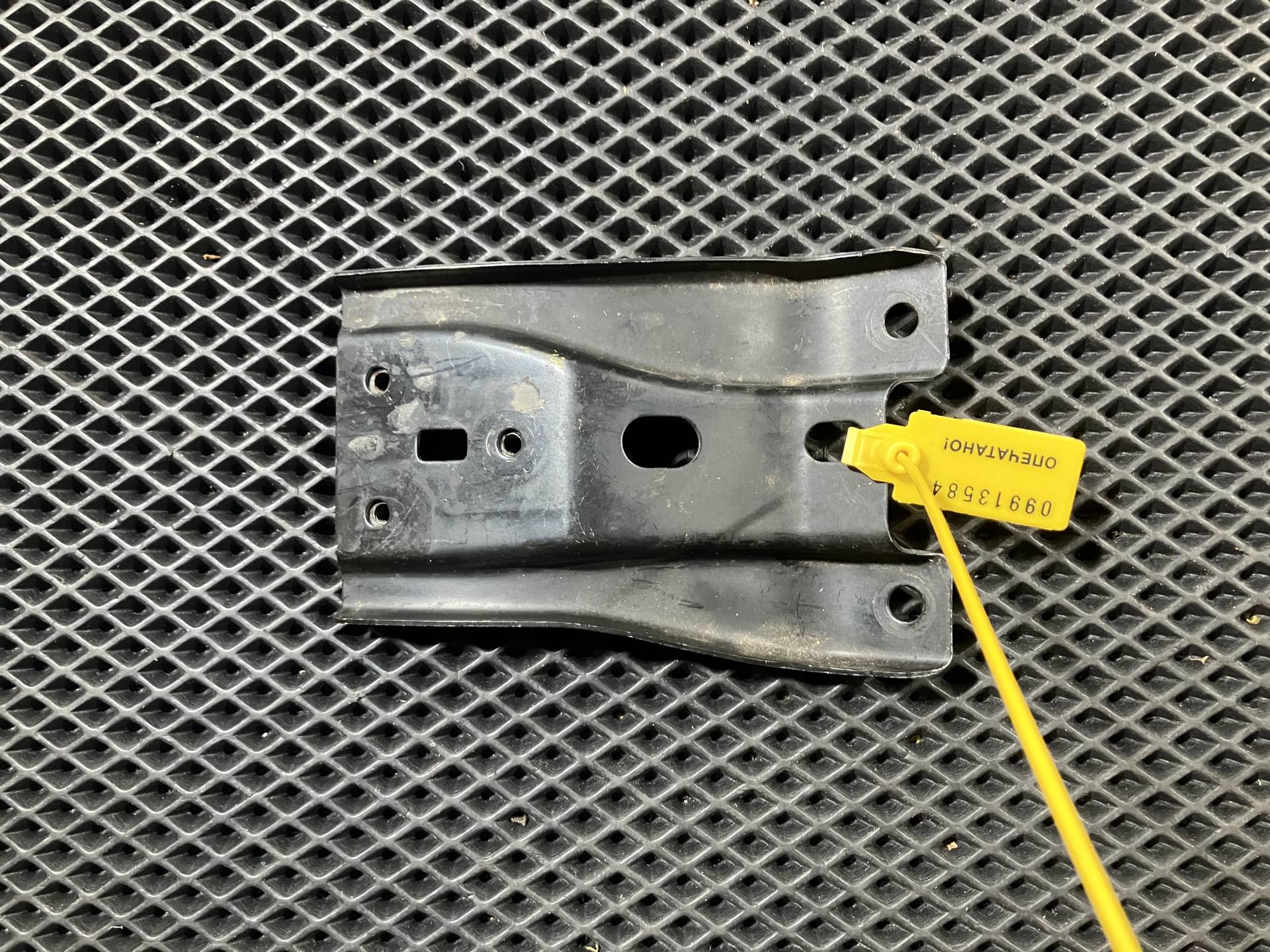 Замок капота Volkswagen Passat USA 2012 OEM 561805567A