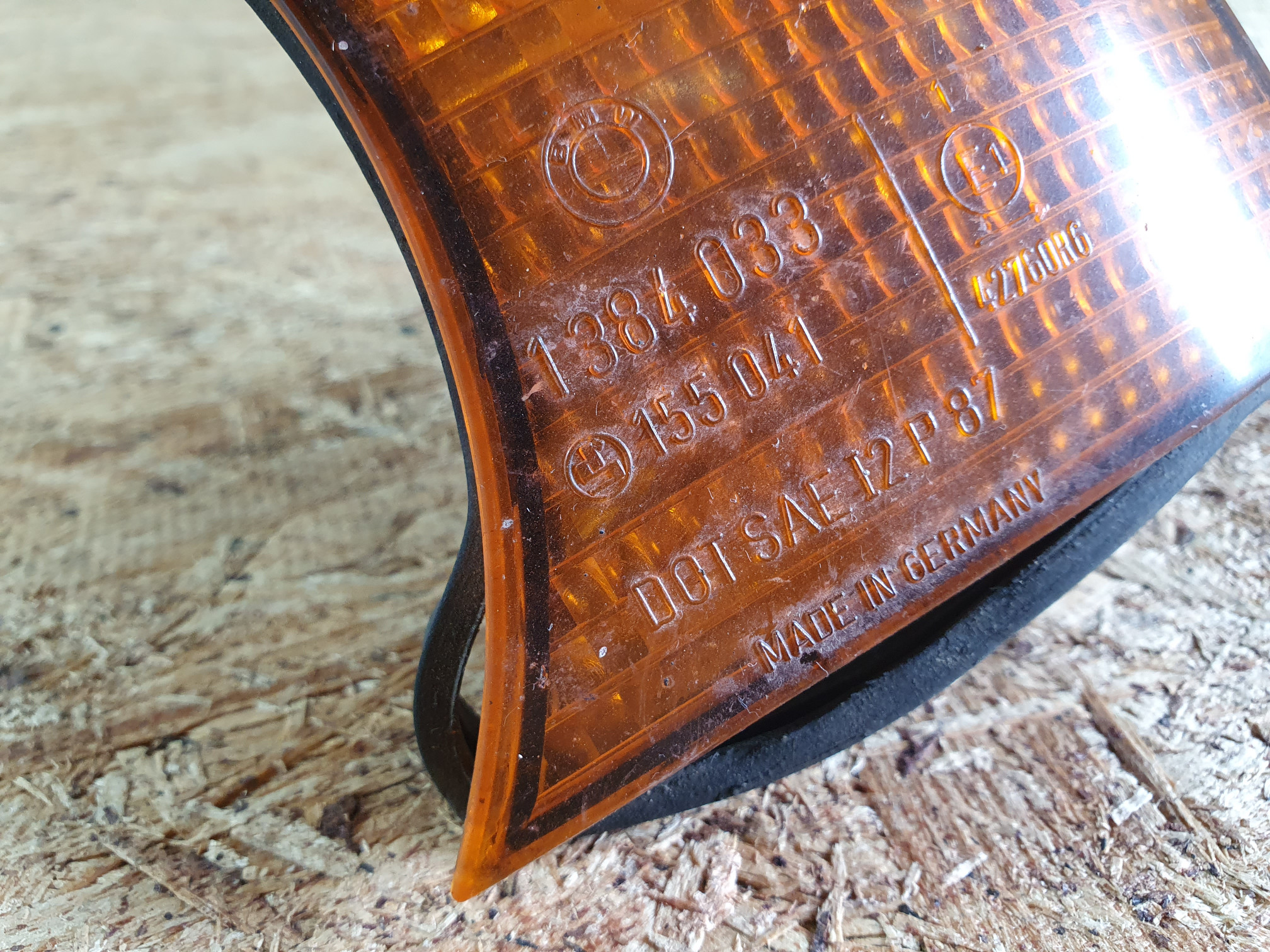 поворотник левый BMW 5 E34 1993 OEM 1384033