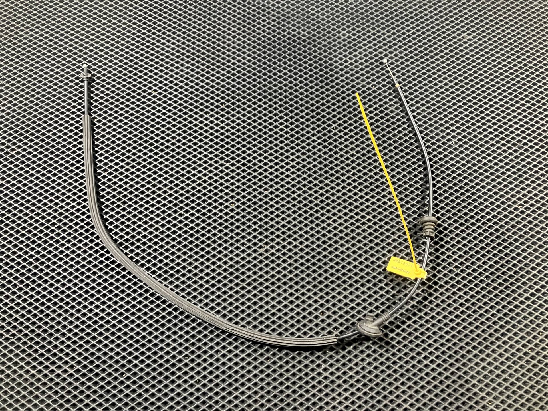 Трос капота Volkswagen Passat USA 2012 OEM 561823535