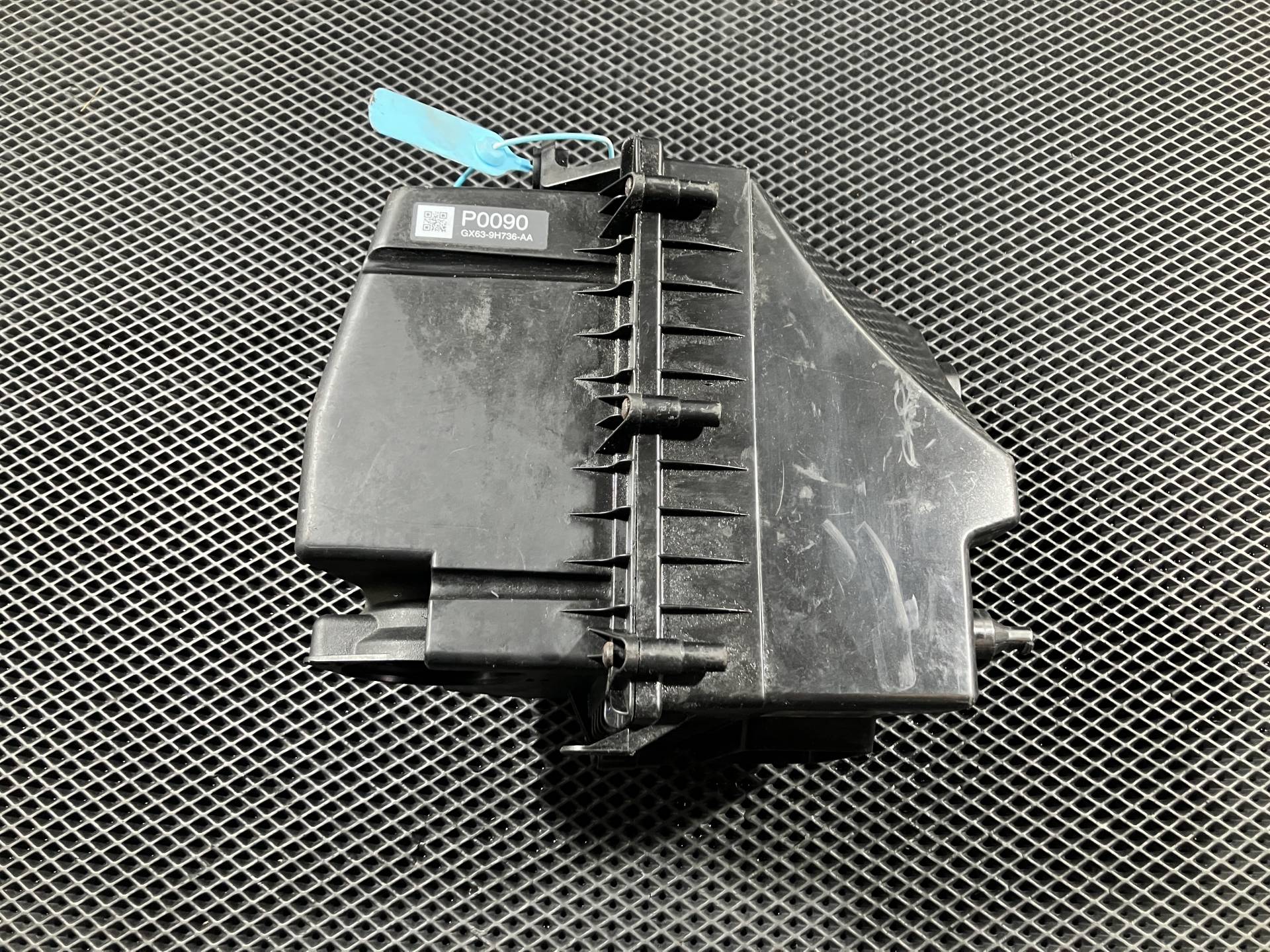 Корпус воздушного фильтра правый Jaguar XE X760 2017 OEM GX63-5L232-AB, GX639H736AA, T2H1378