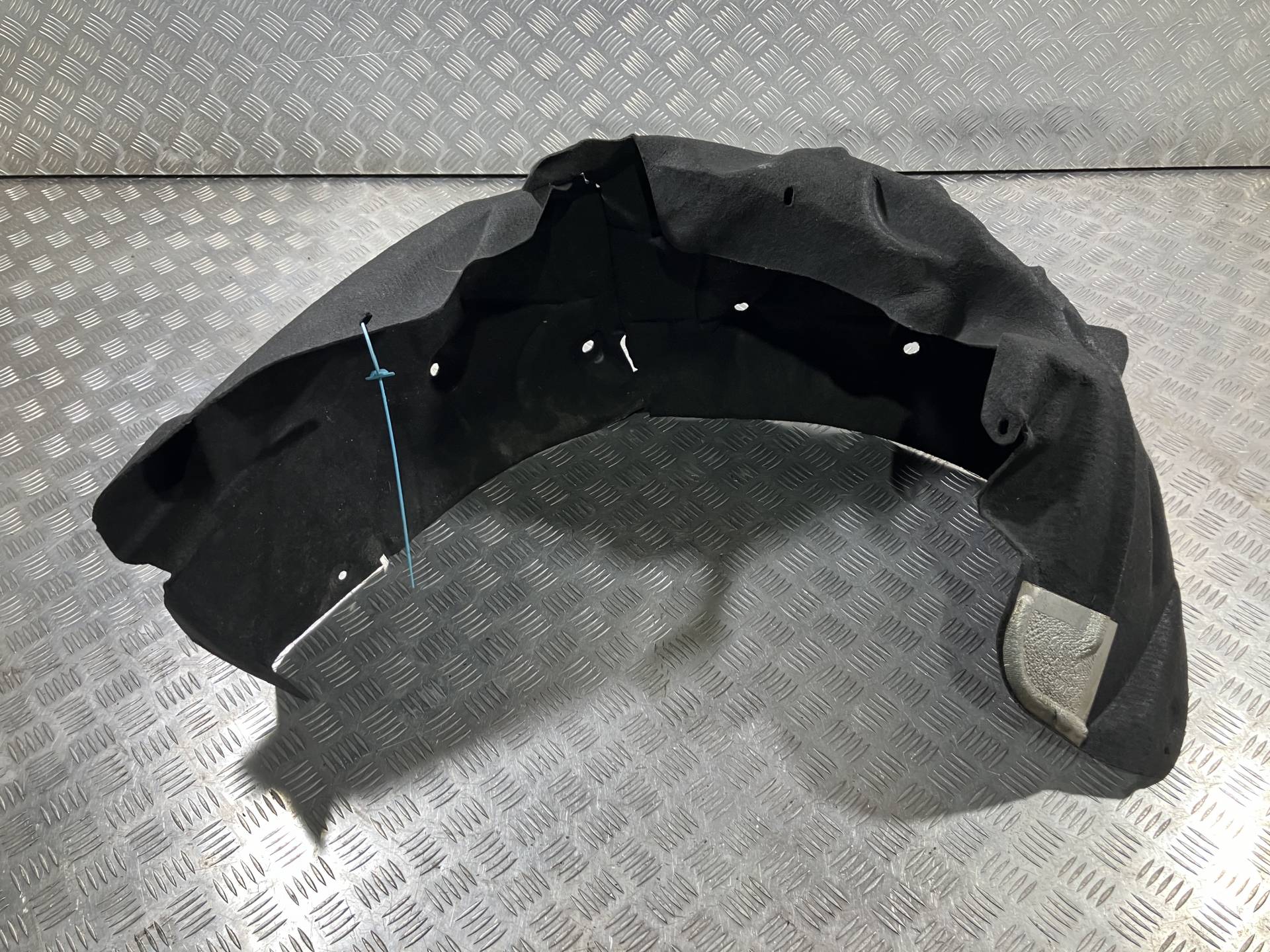 Защита арок задняя правая (подкрылок) Jaguar XE X760 2017 OEM GX73279D22AS