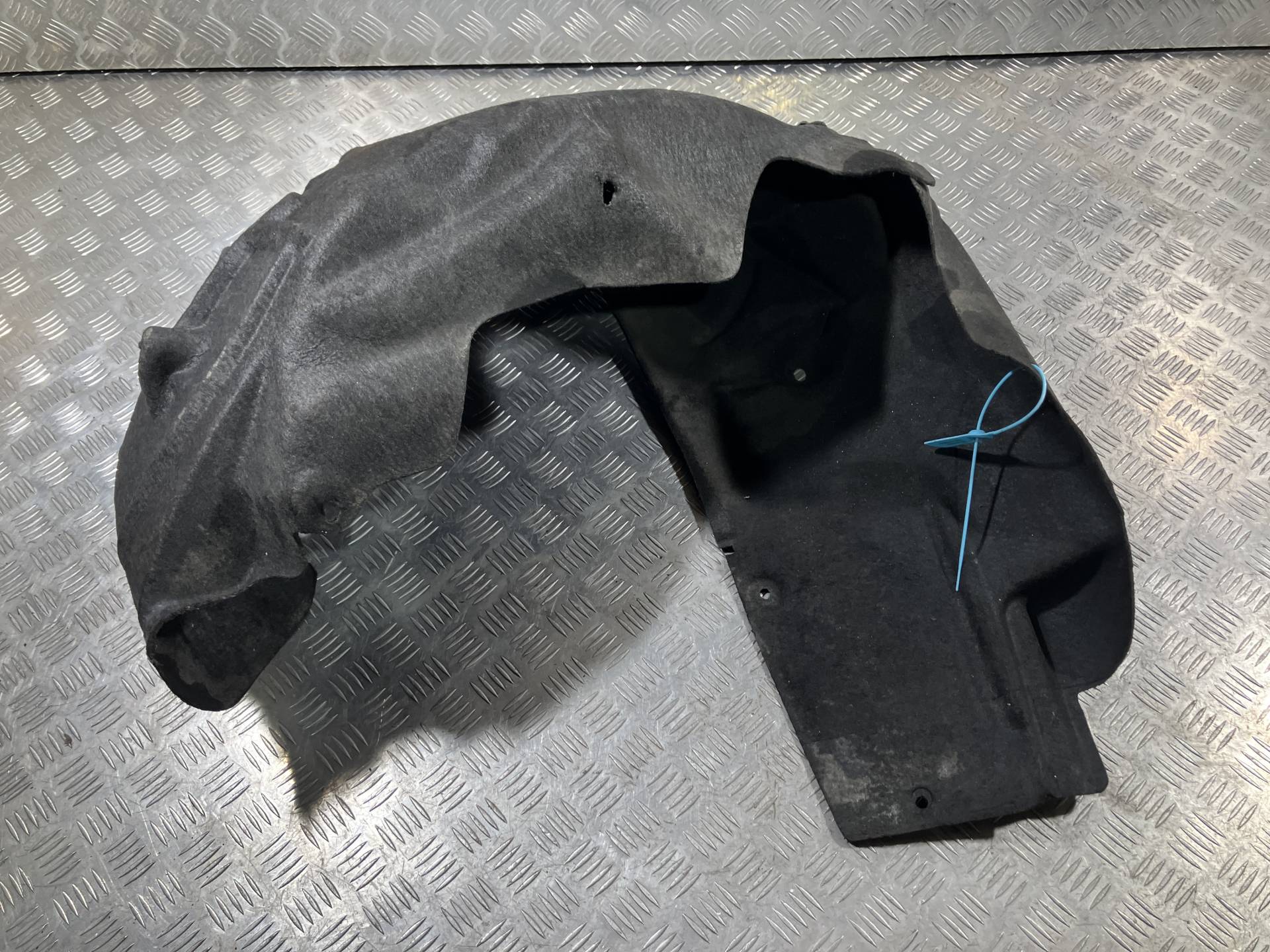 Защита арок задняя левая (подкрылок) Jaguar XE X760 2017 OEM GX73279D23AD