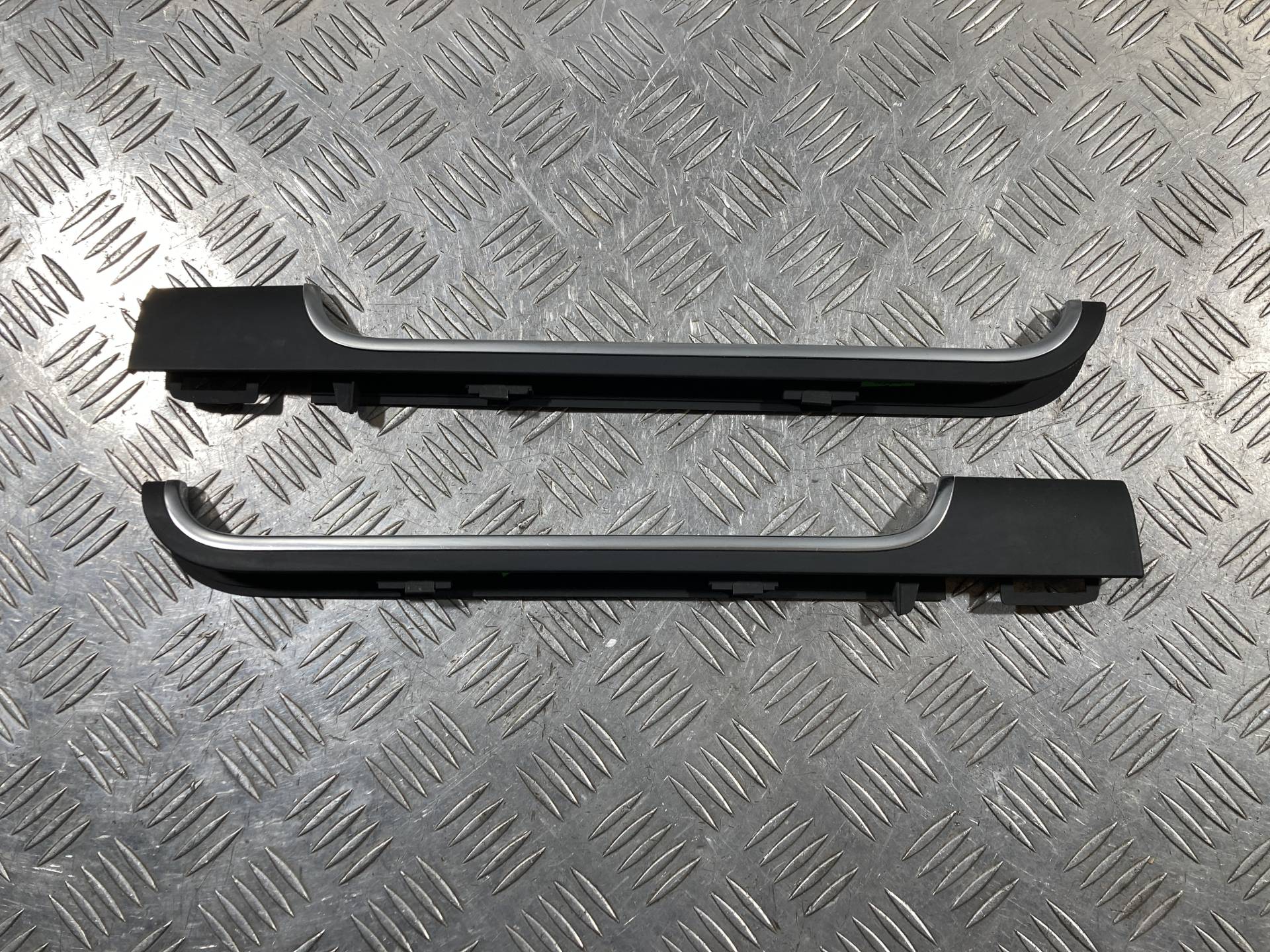 Накладка двери задней левой Audi A8 D3/4E 2008 OEM 4E4867969, 4E4867970, 4E4868763, 4E4868764