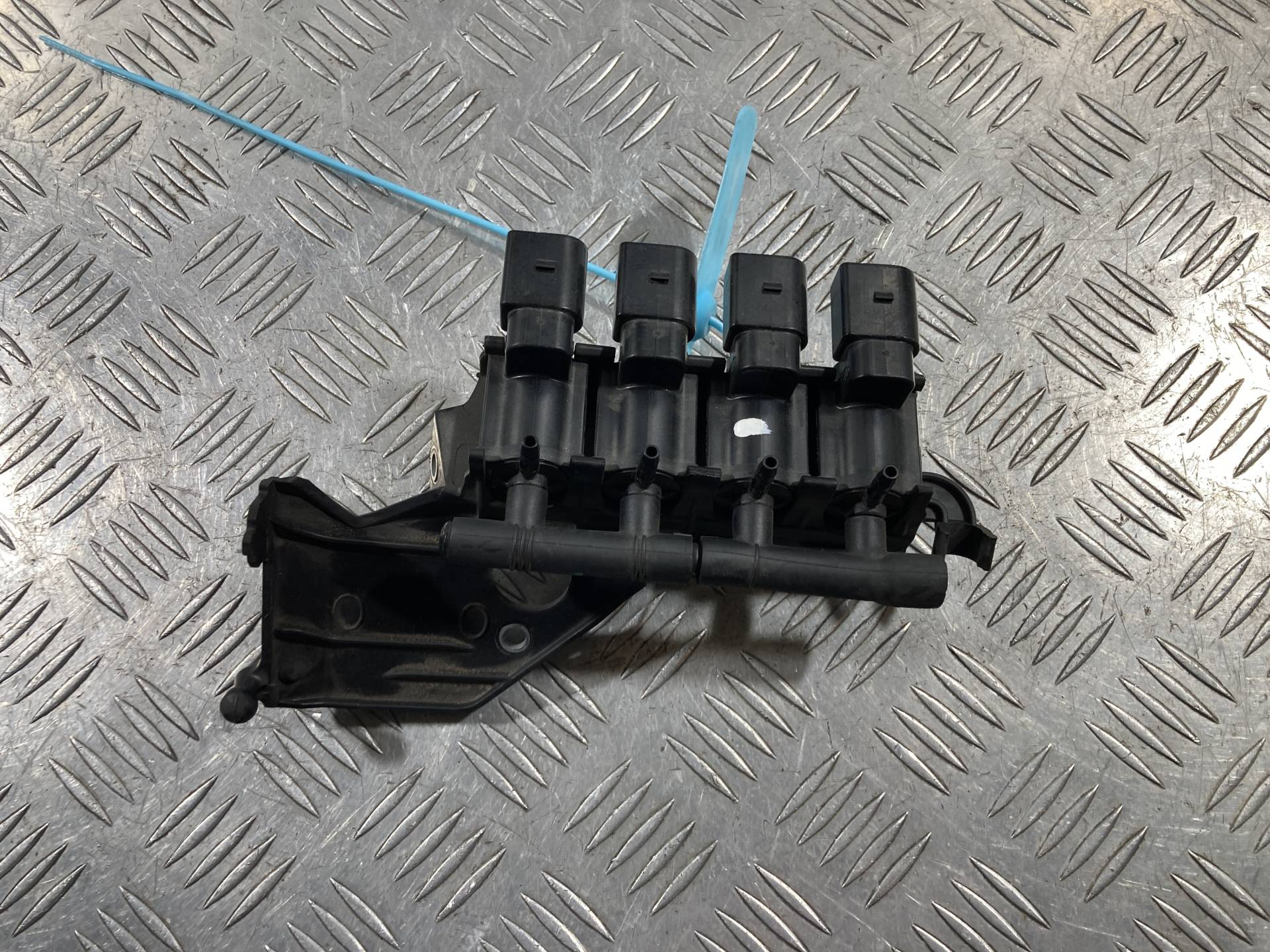 Клапан электромагнитный Volkswagen Passat B7 2016 OEM 037906283C, 06E133520M