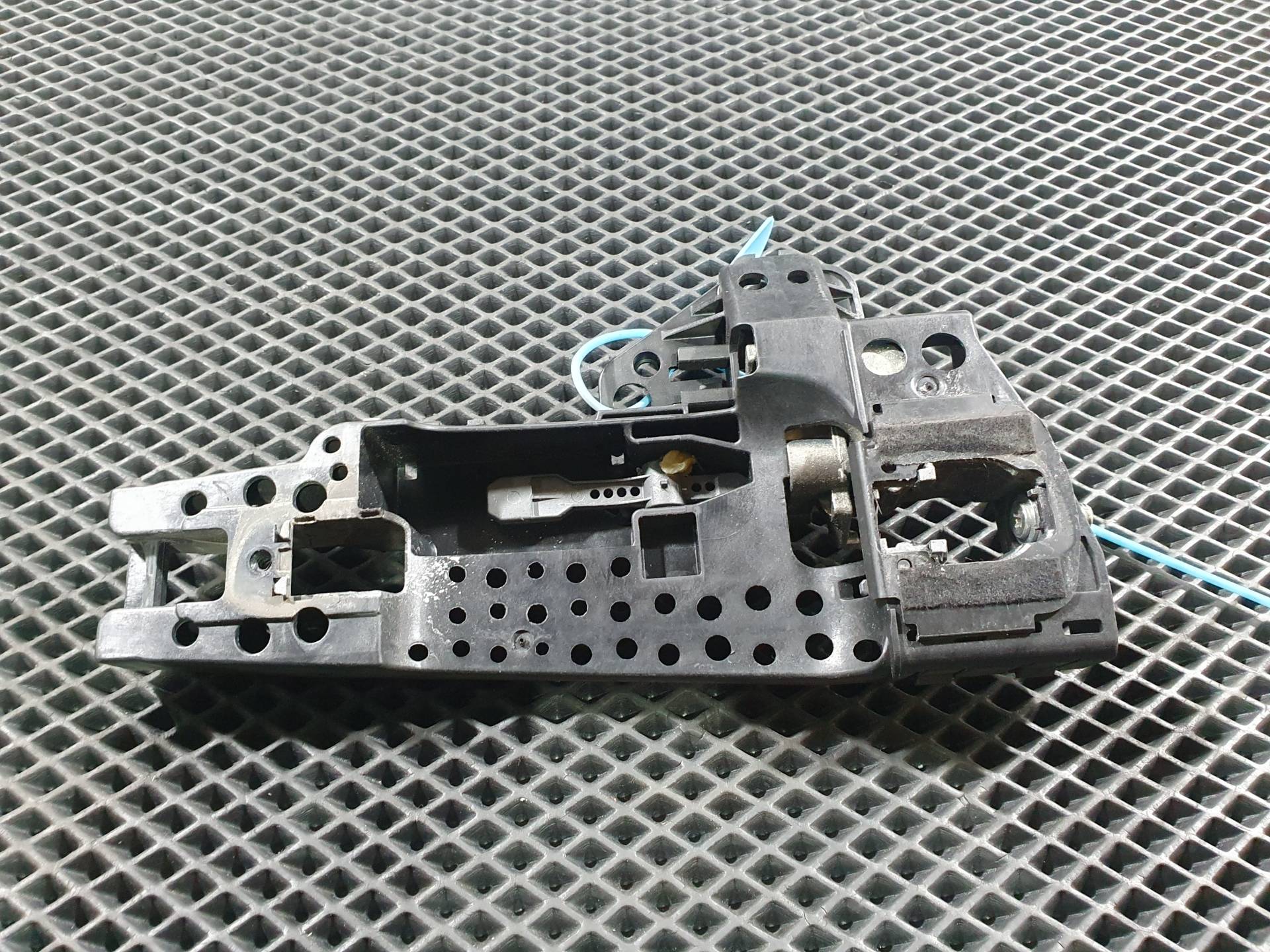 скелет ручки двери Audi A8 D4/4H 2016 OEM 4H0837886