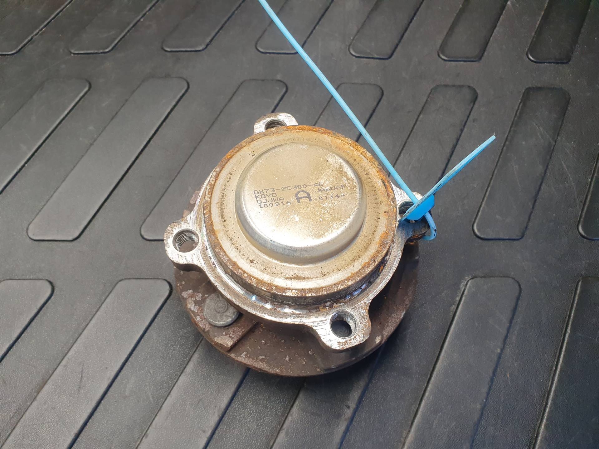 ступица передняя Jaguar XE X760 2016 OEM GX732C300AC, T2H2225, T2H42050