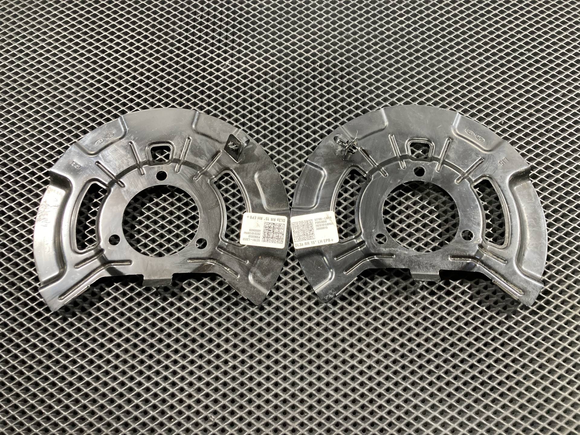Кожух защитный тормозного диска Kia K5 3 2020 OEM 52700-L3050, 52701-L3050