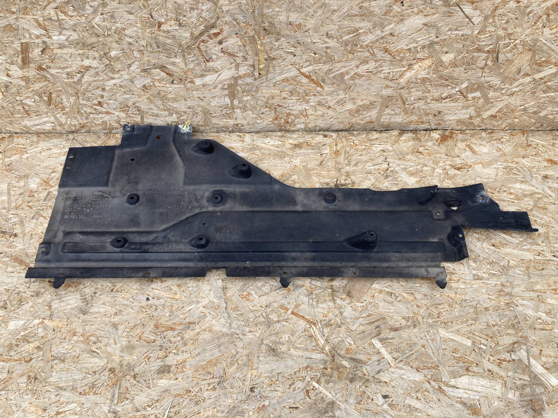 Защита днища Jaguar XE X760 2018 OEM GX73-104C20-AE, T2H19131