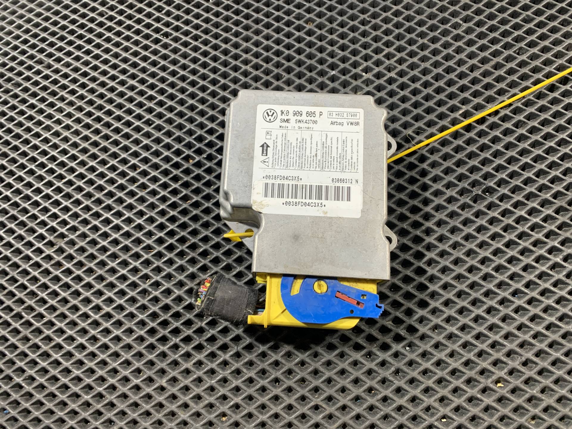 Блок AirBag Volkswagen Jetta 5 2005 OEM 1K0909605P