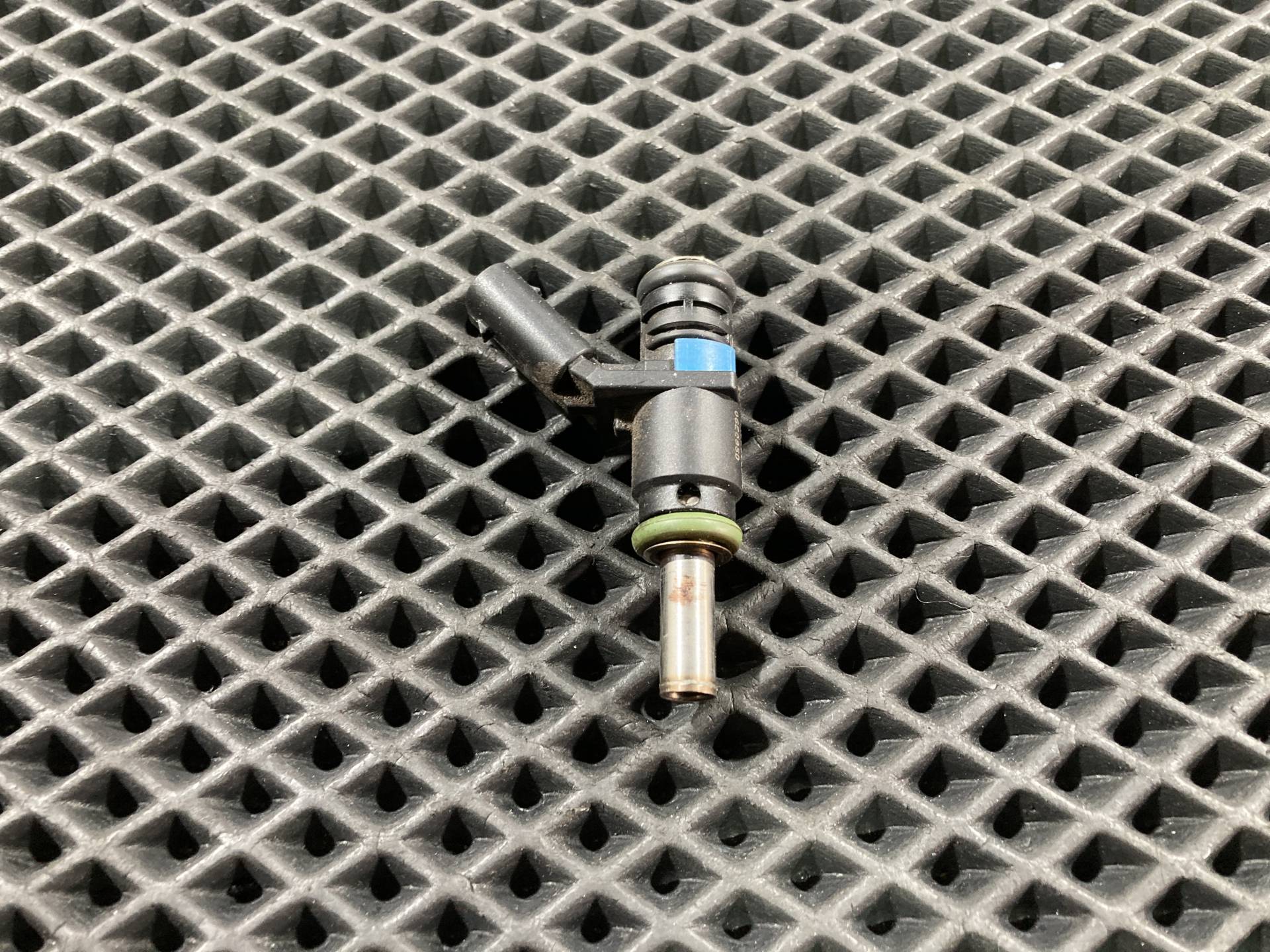 Форсунка Audi A7 4G 2018 OEM 06E906031, 06E906031A