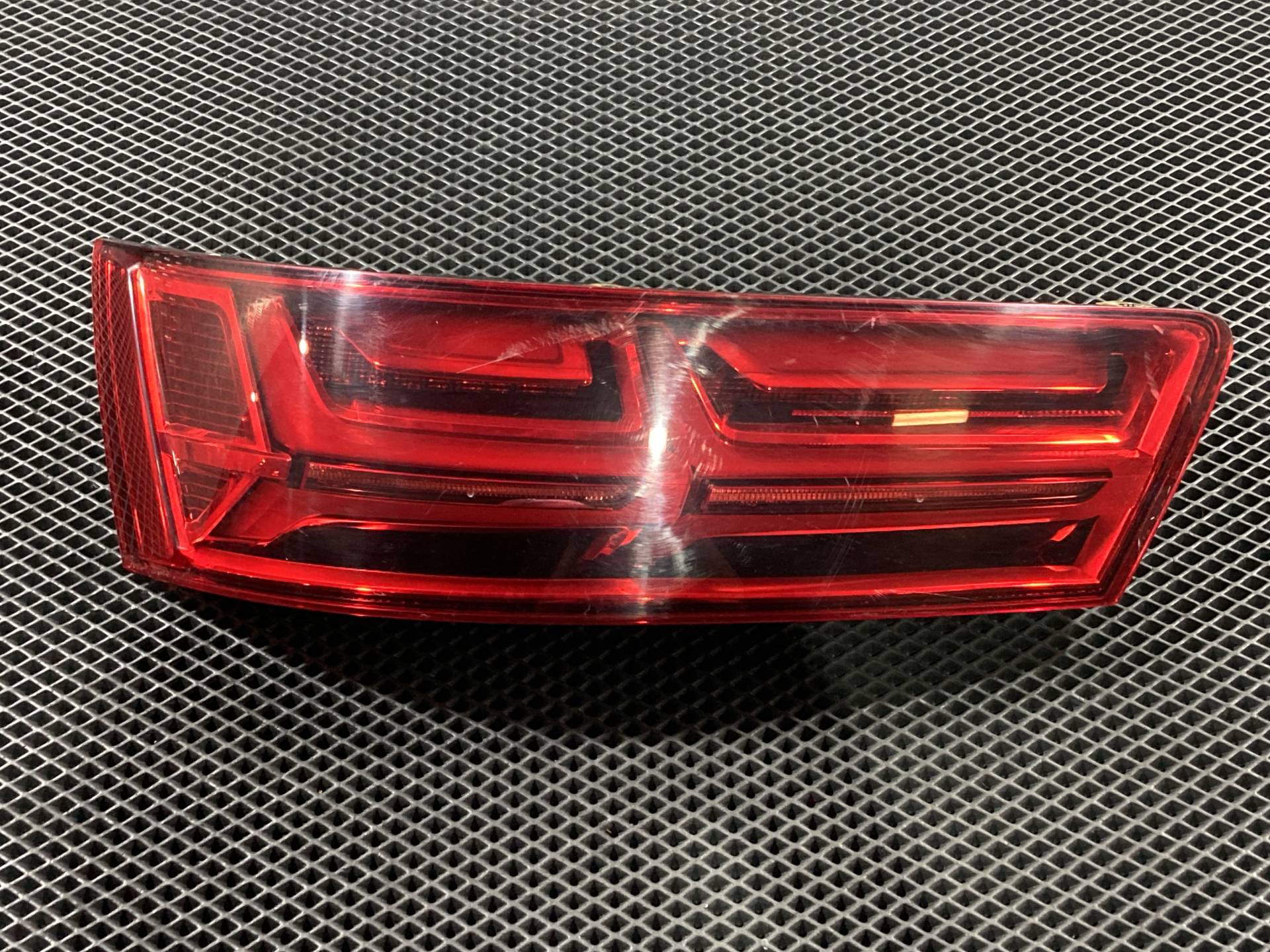 Фонарь задний левый Audi Q7 4M 2017 OEM 4M0945093E