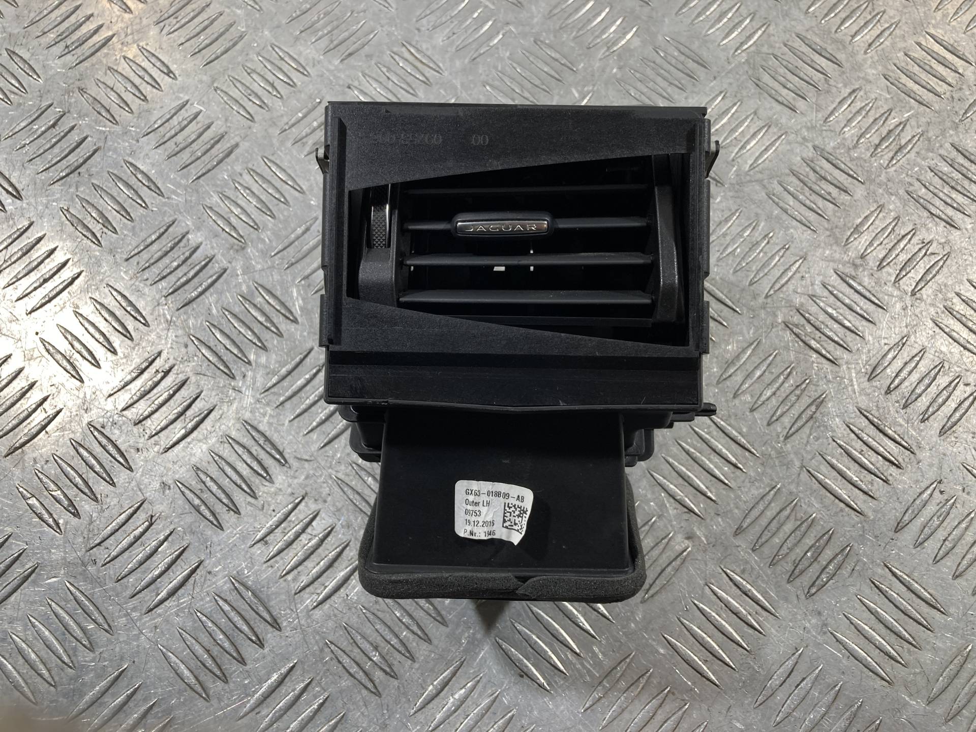 Дефлектор обдува салона Jaguar XF 2 2015 OEM GX63018B09A, GX63018B09AB, T2H23875, T2H30043