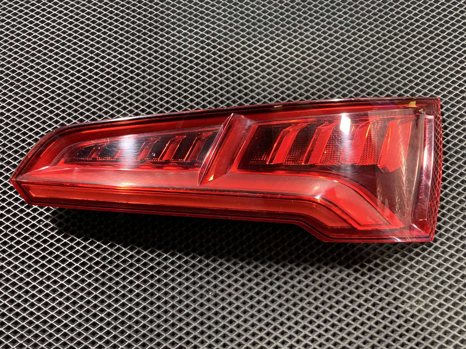 Фонарь задний правый Audi Q5 FY 2018 OEM 80A945094A