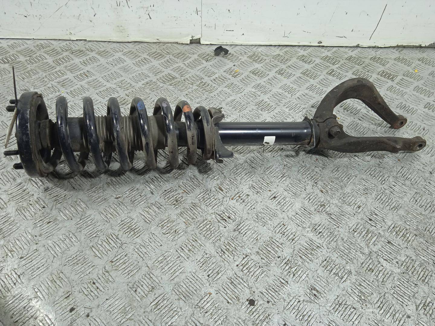 Передняя стойка хонда аккорд 8. Стойка передняя аккорд 8. Honda 51611tl3e01 амортизатор. Honda accord 2004 стойка передняя. Стойка передняя аккорд 8.