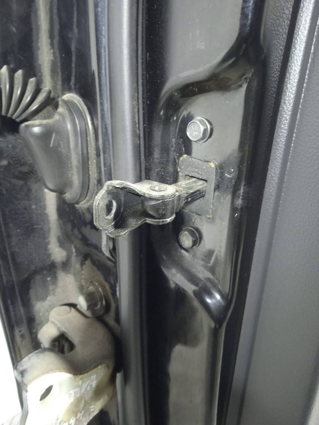 Ограничитель открывания двери задней к Chevrolet Captiva, 0, купить | DT-46023042644. Фото #1