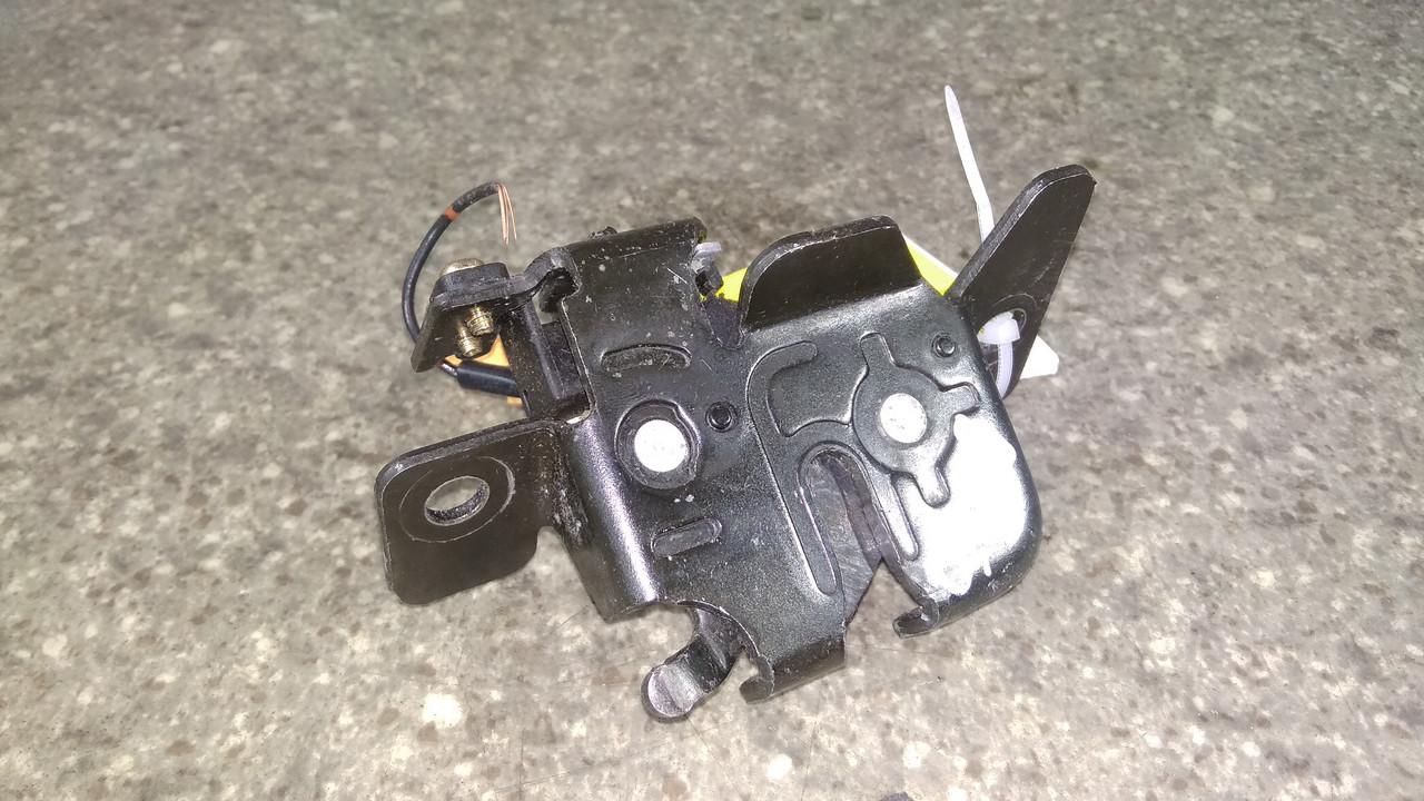 Замок багажника мазда 3 bk. Замок багажника мазда 3 bk седан. G22c-56-820a. Замок багажника мазда 6 gg. Мазда 6 gh 2008 замок багажника.