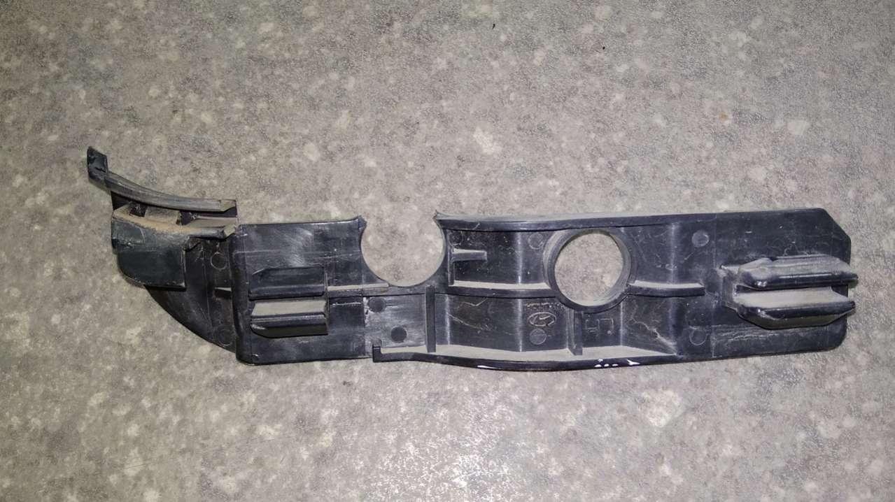 Сабля для крепления бампера hyundai getz. Кронштейн бампера хендай гетц передний. Держатель бампера заднего на хендай гетц. Крепления бампера хендай гетц. 865911p500.