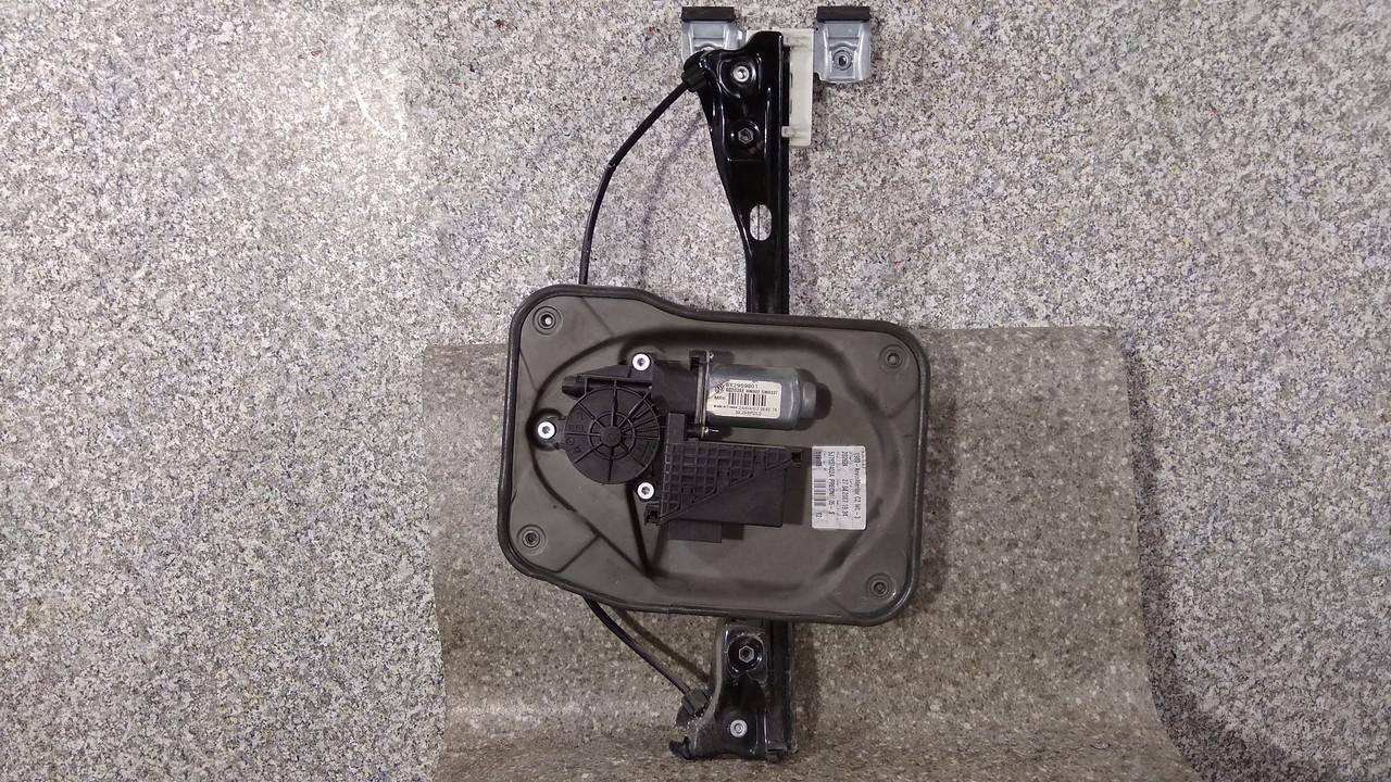 Шкода румстер стеклоподъемник. Шкода румстер стеклоподъемник. Стеклоподъемник шкода фабия 2007. Задний механический стеклоподъемник шкода рапид 2018. Стеклоподъемник шкода фабия 2007.