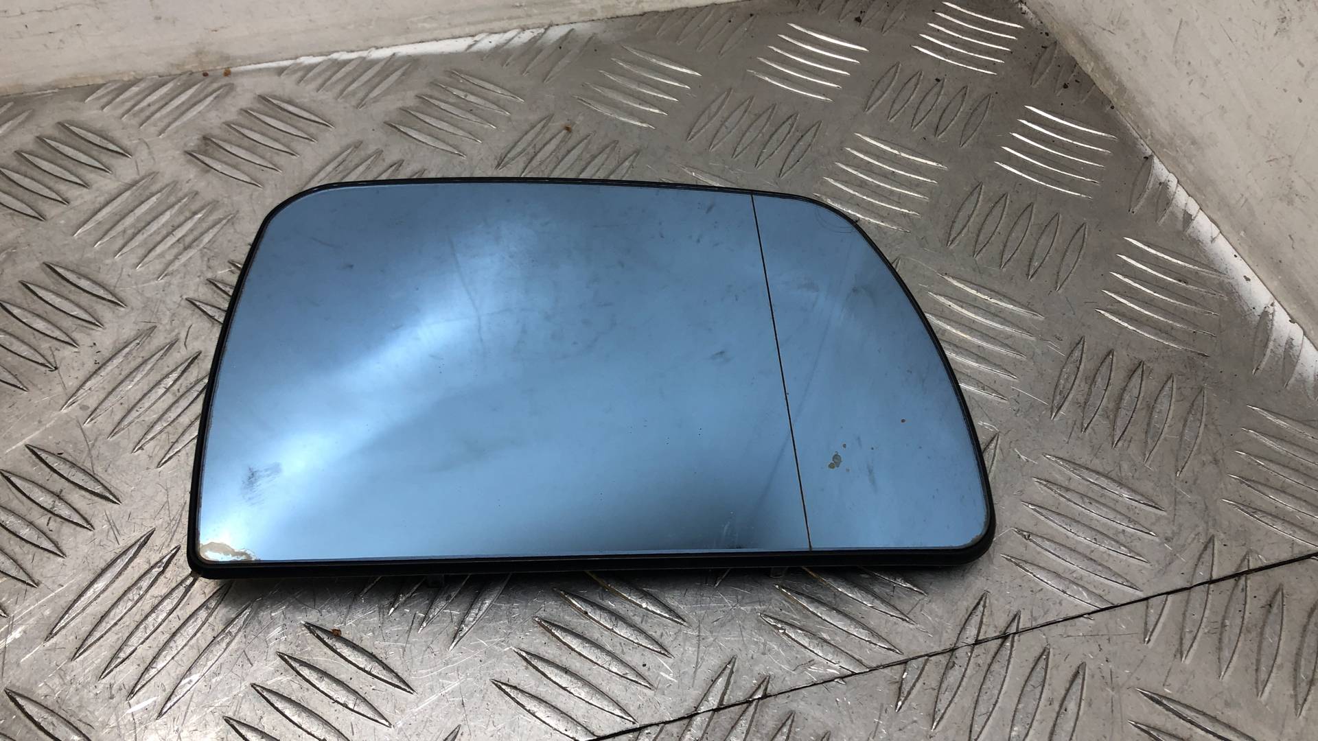 Стекло зеркала правого BMW X5 (E53) купить в России