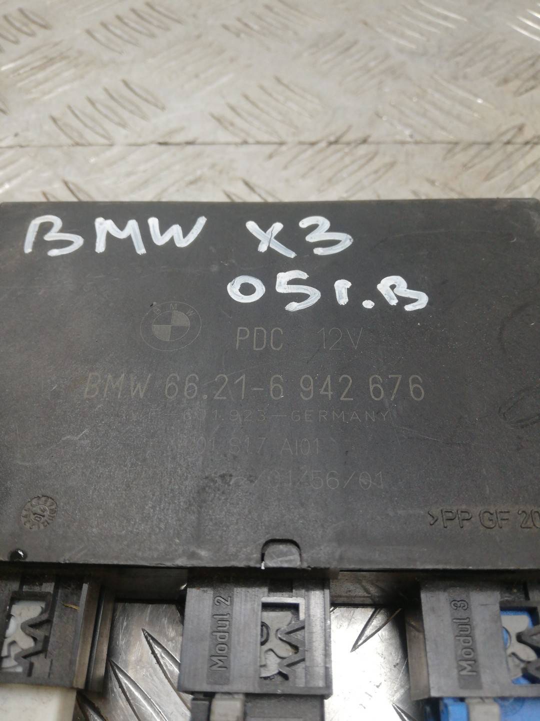 Блок управления парктрониками BMW X3 (E83) купить в России