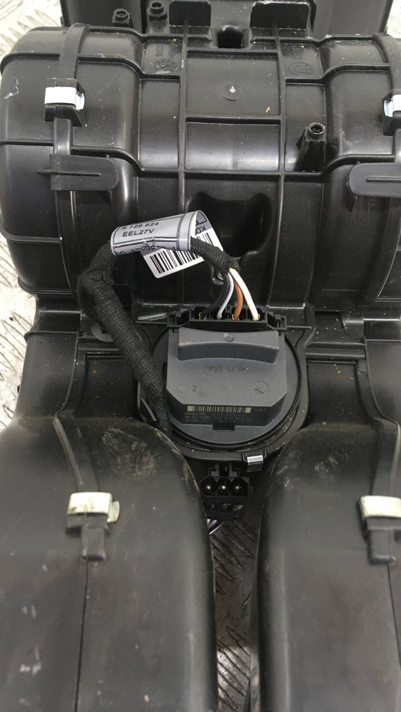 Моторчик печки (вентилятор отопителя) BMW X5 (E70) купить в России