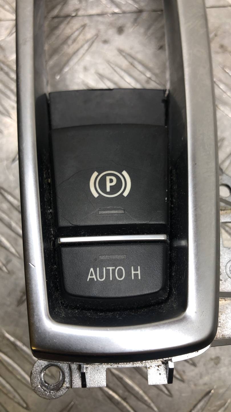 Кнопка ручного тормоза BMW 5-Series (F07/F10/F11/F18) купить в России