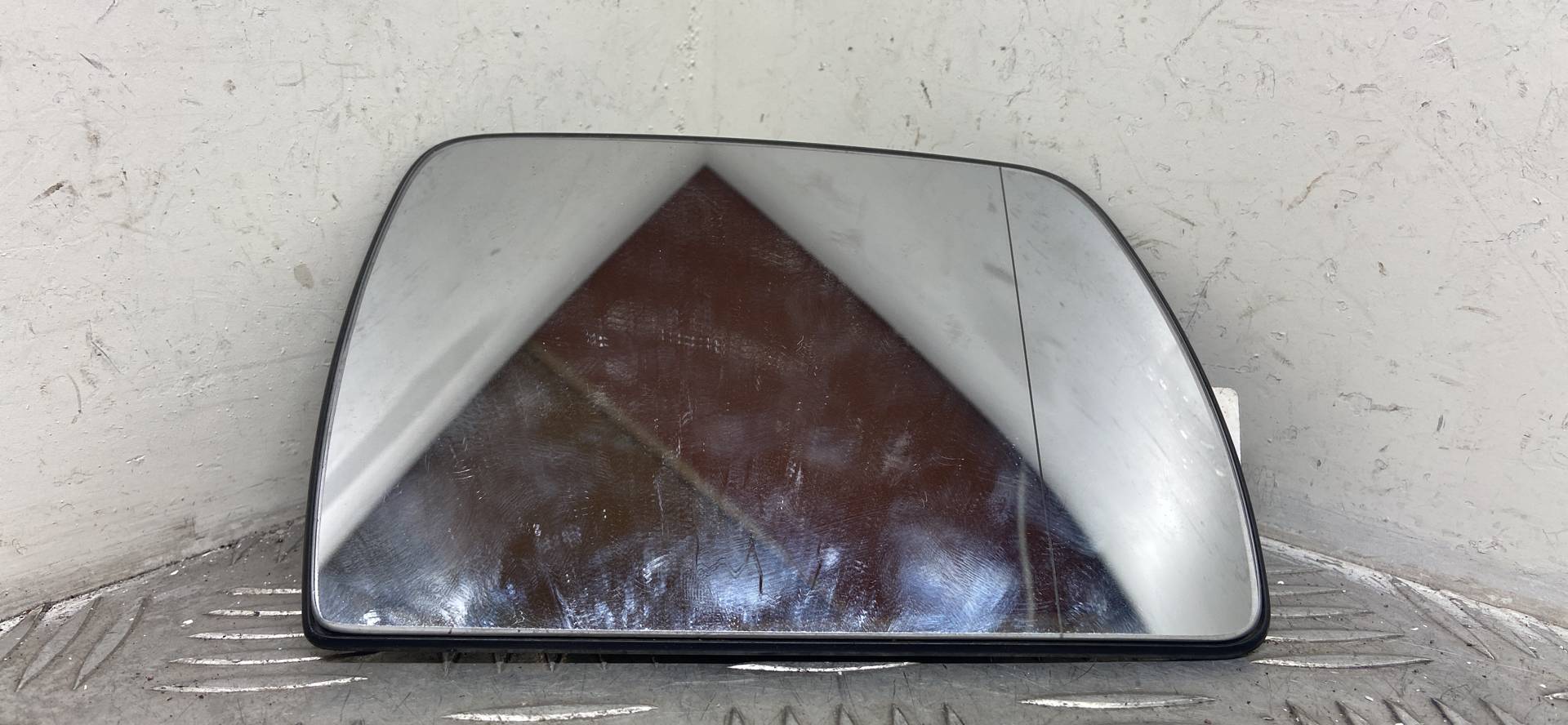 Стекло зеркала правого BMW X3 (E83) купить в России