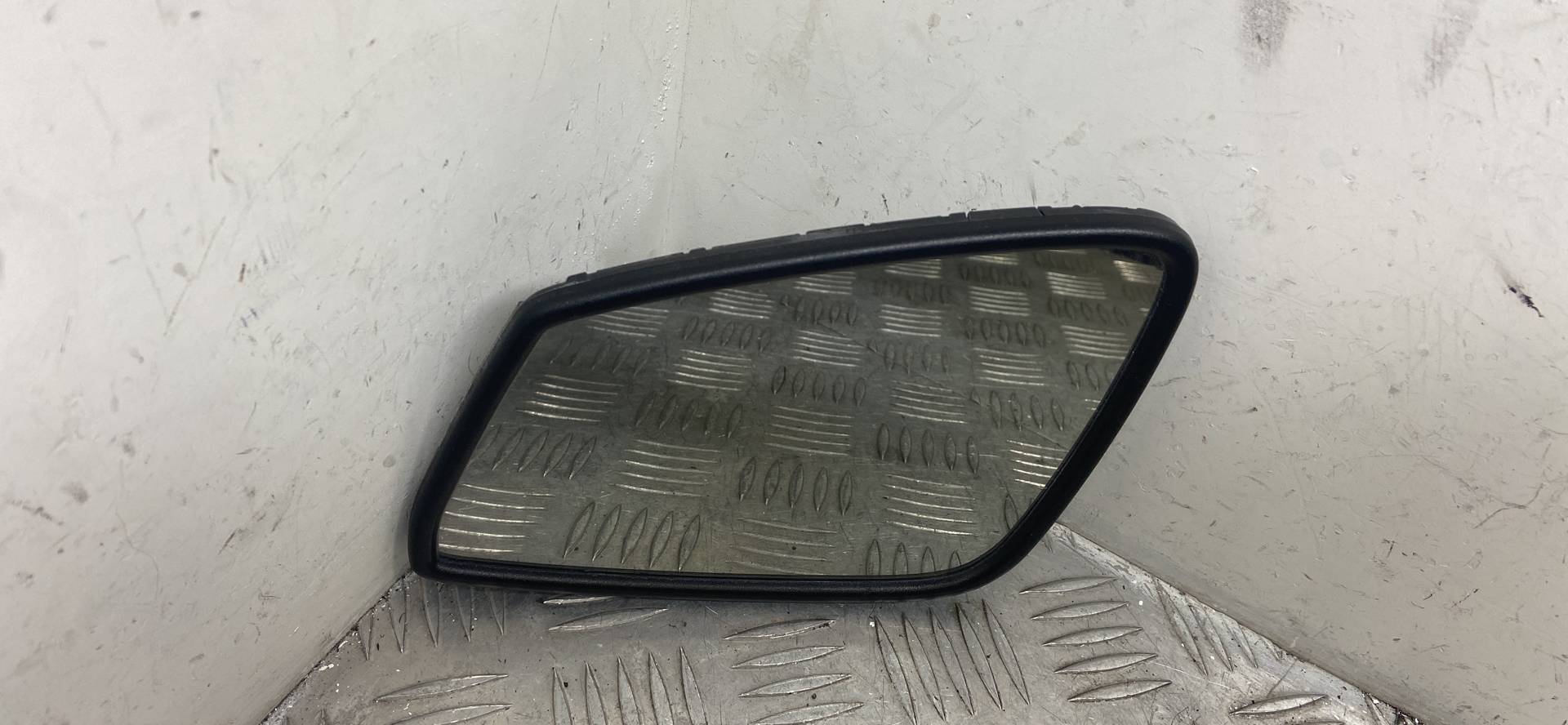 Стекло зеркала левого BMW 5-Series (F07/F10/F11/F18) купить в Беларуси
