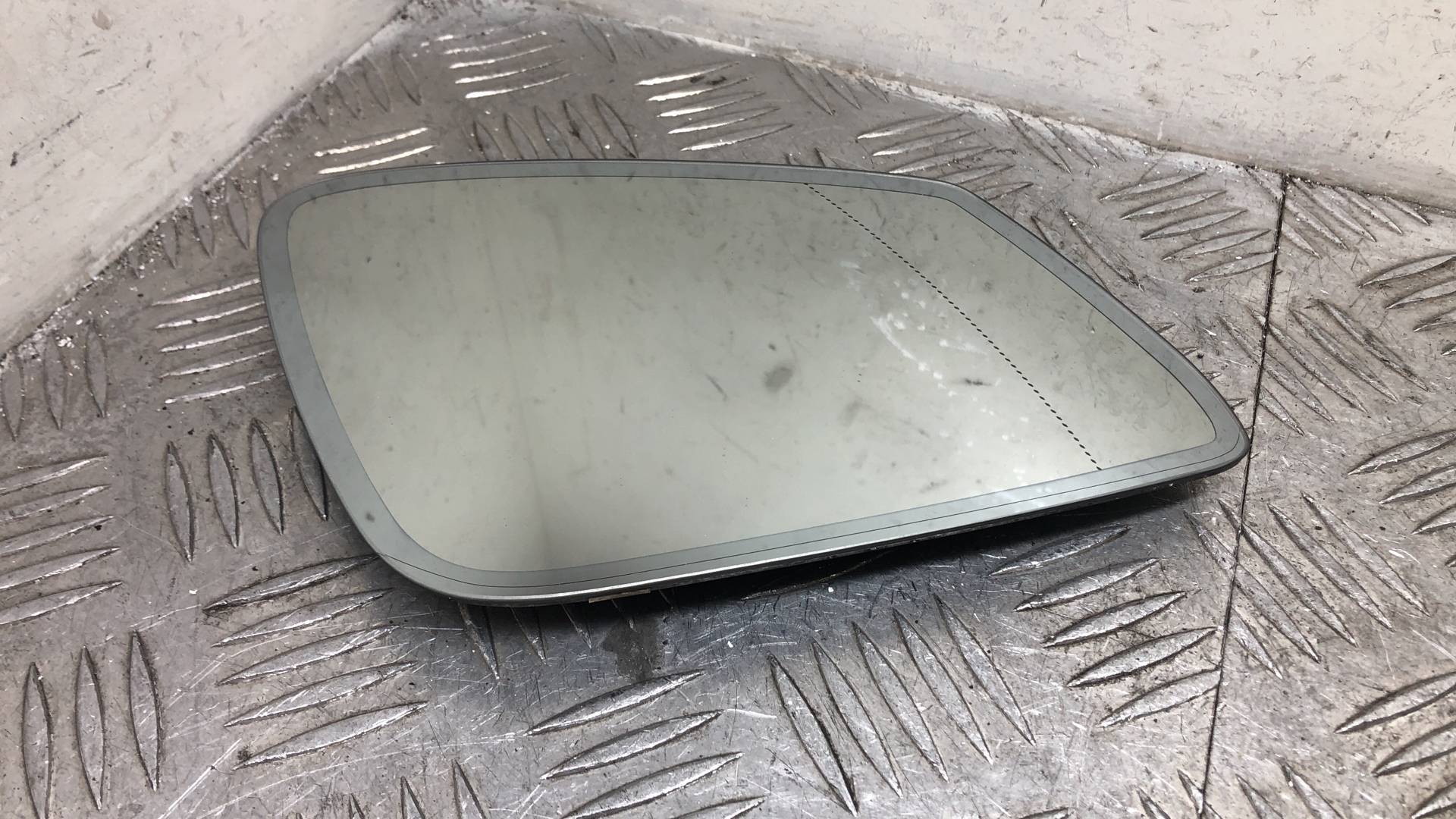 Стекло зеркала правого BMW 5-Series (F07/F10/F11/F18) купить в России