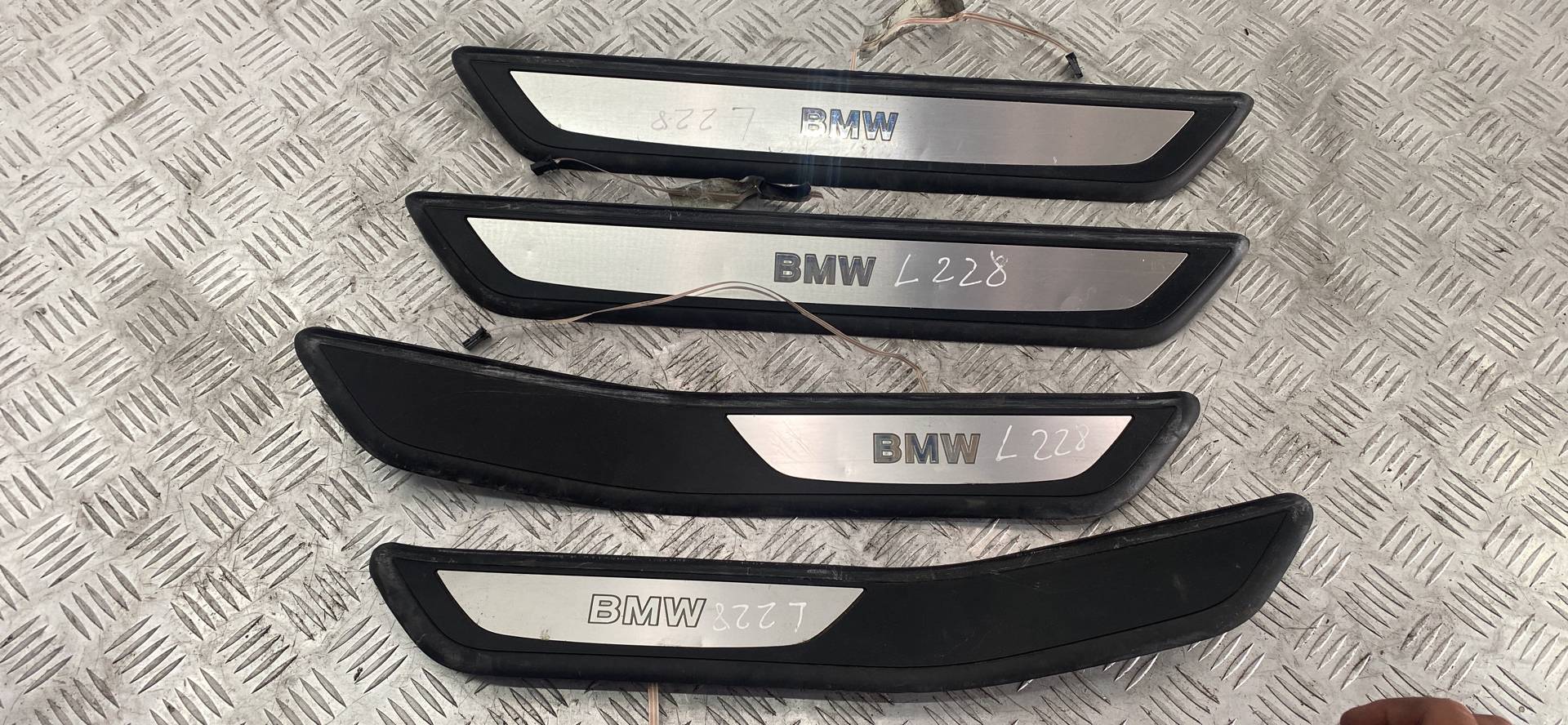 Накладка порога (внутренняя) BMW 7-Series (F01/F02) купить в Беларуси