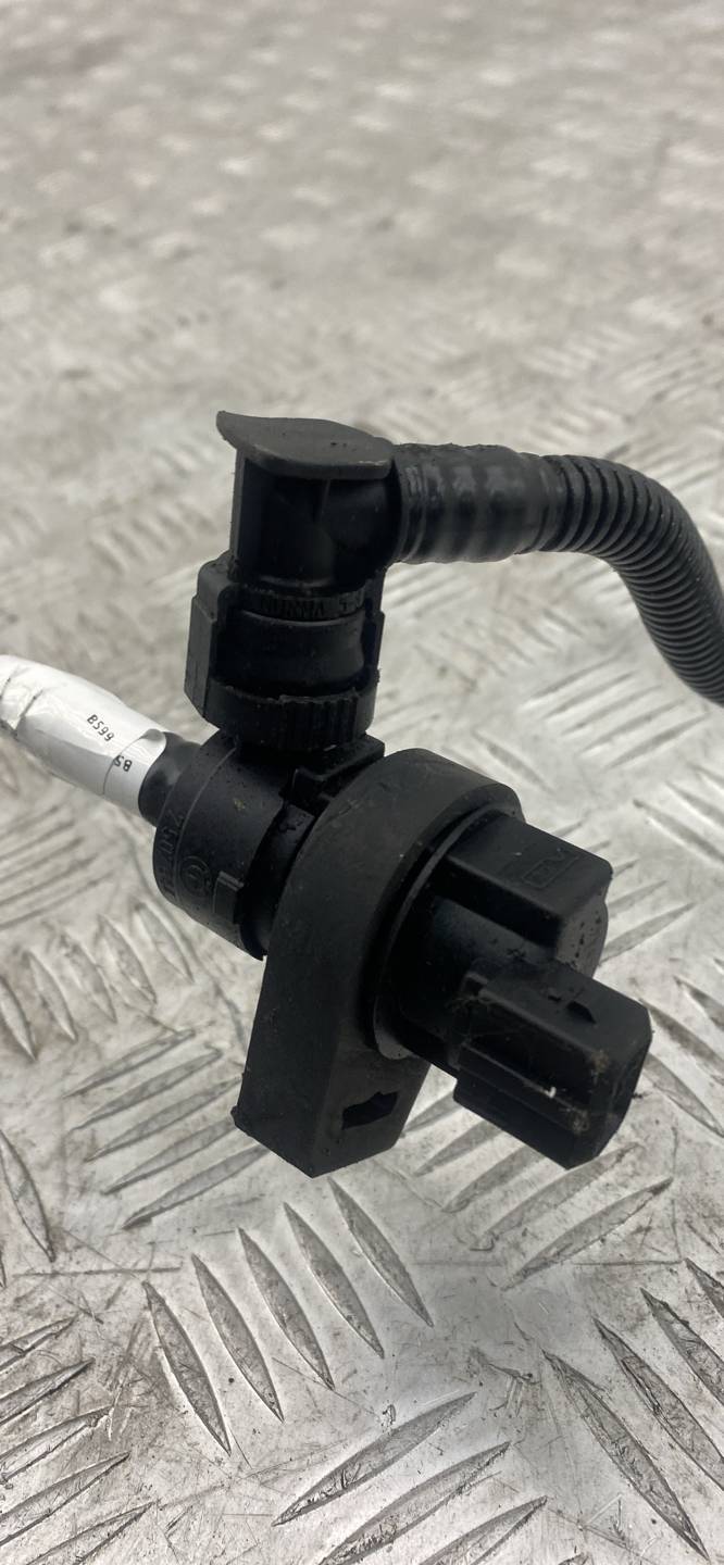 Клапан вентиляции топливного бака BMW X5 (E70) купить в России