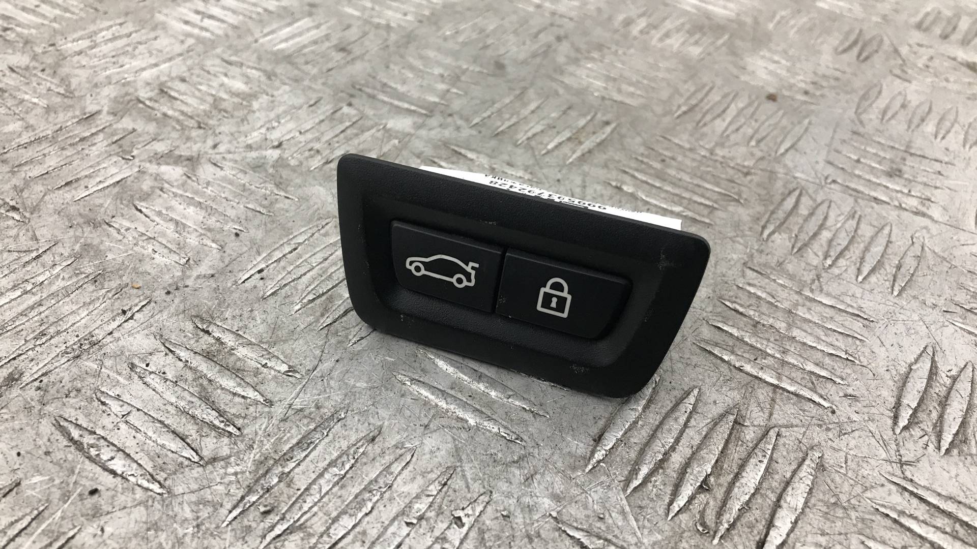 Кнопка открывания багажника BMW X3 (F25) купить в России