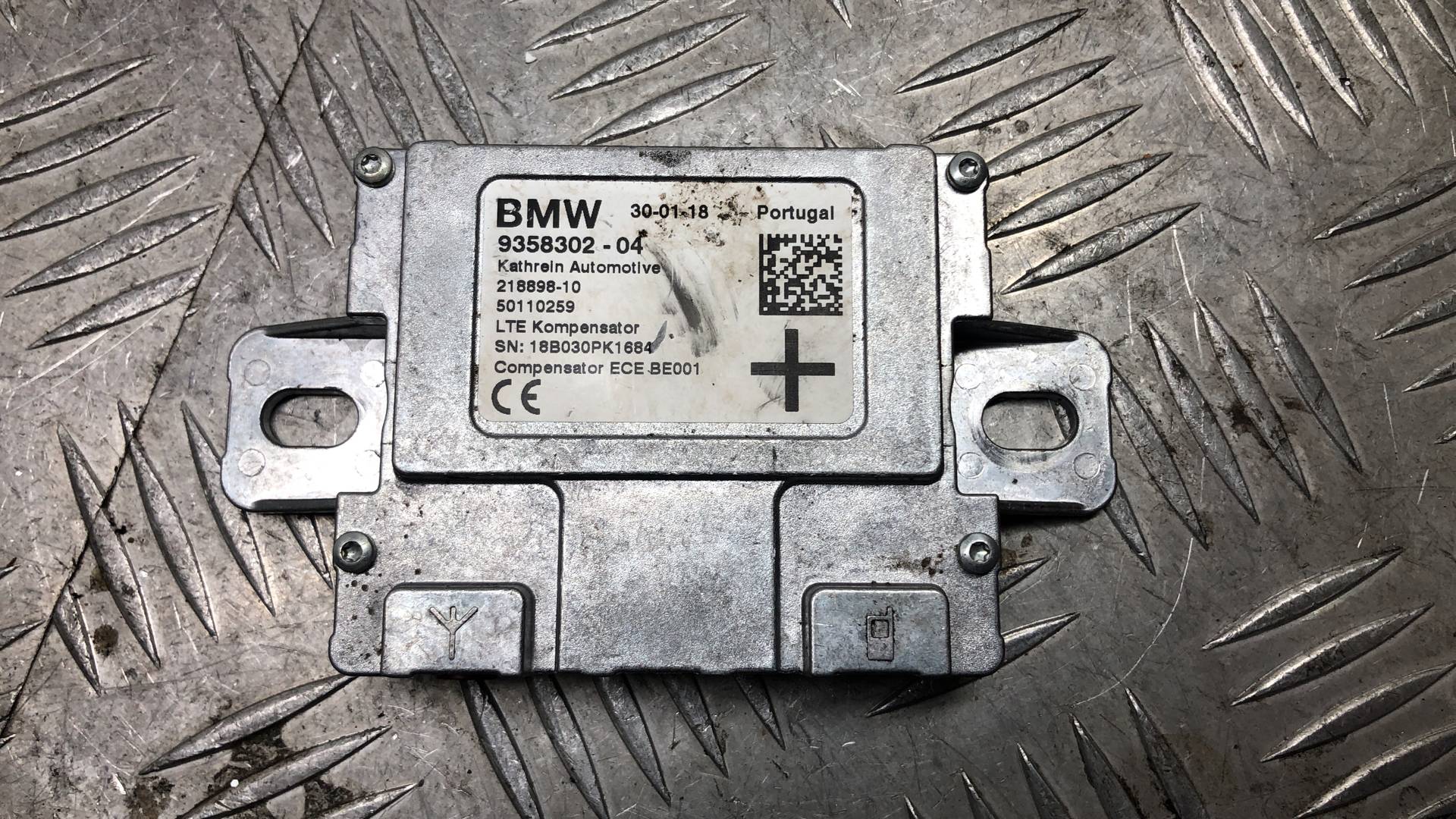 Усилитель антенны BMW 5-Series (G30/G31/G38) купить в России